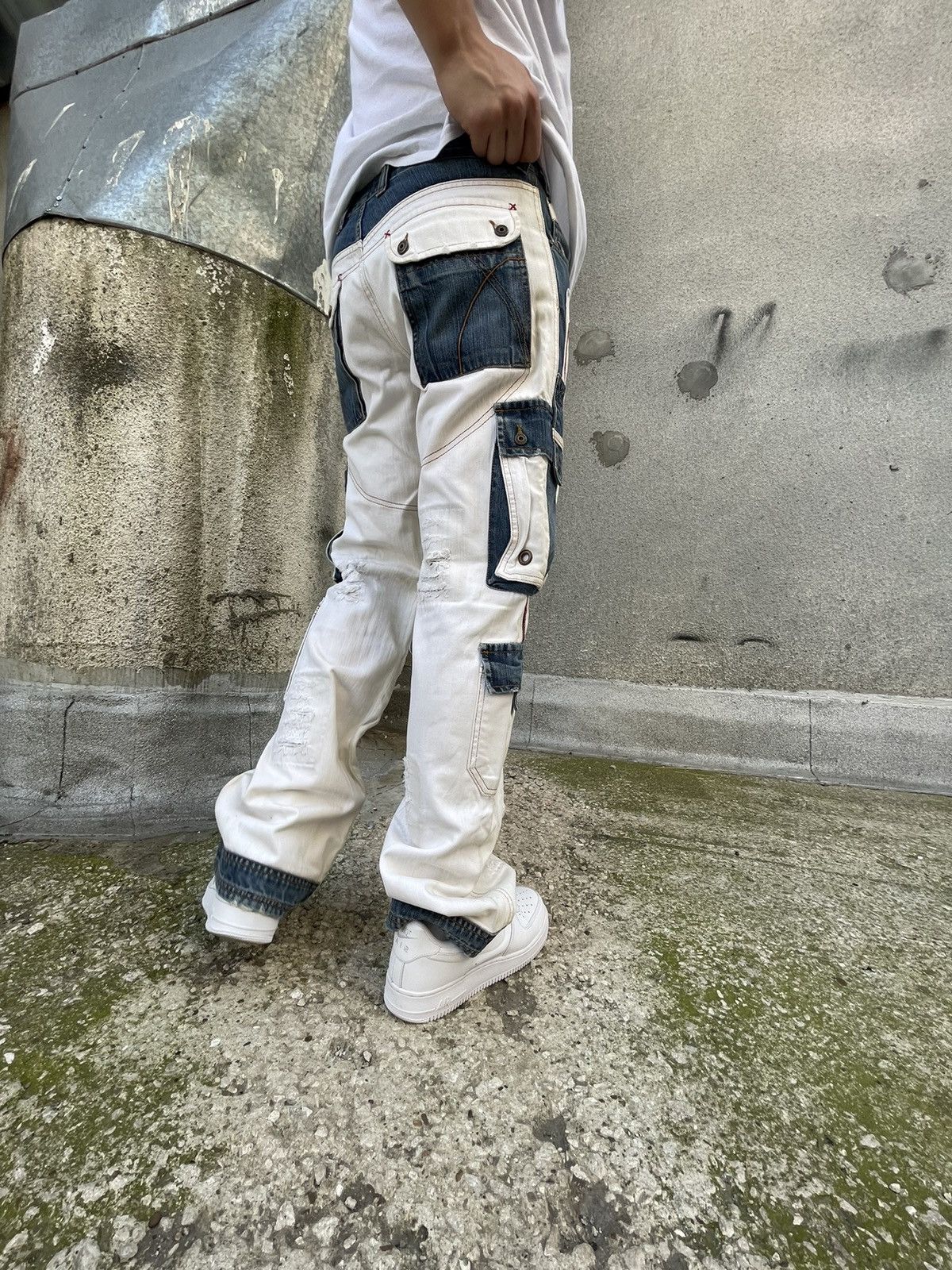 Japanese Brand Vintage Rusty Distressed Denim Cargo Jeans Size US 32 / EU 48 - 14 Thumbnail
