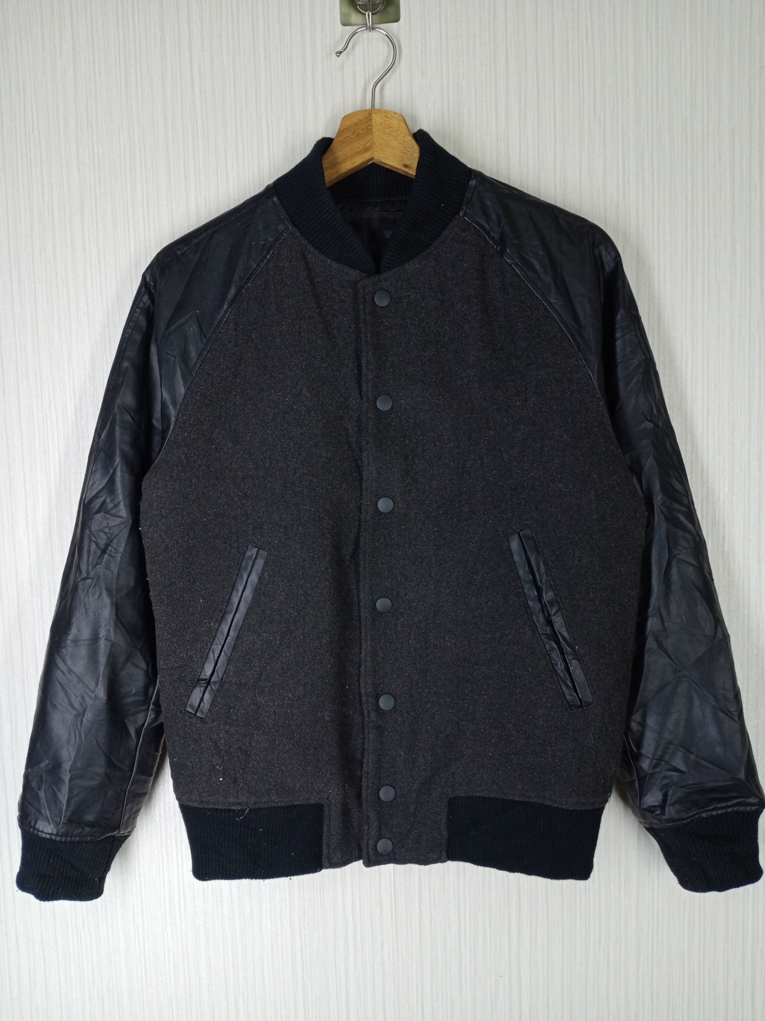 Uniqlo RARE UNIQLO VARSITY BOMBER JACKET Size US S / EU 44-46 / 1 - 1 Thumbnail