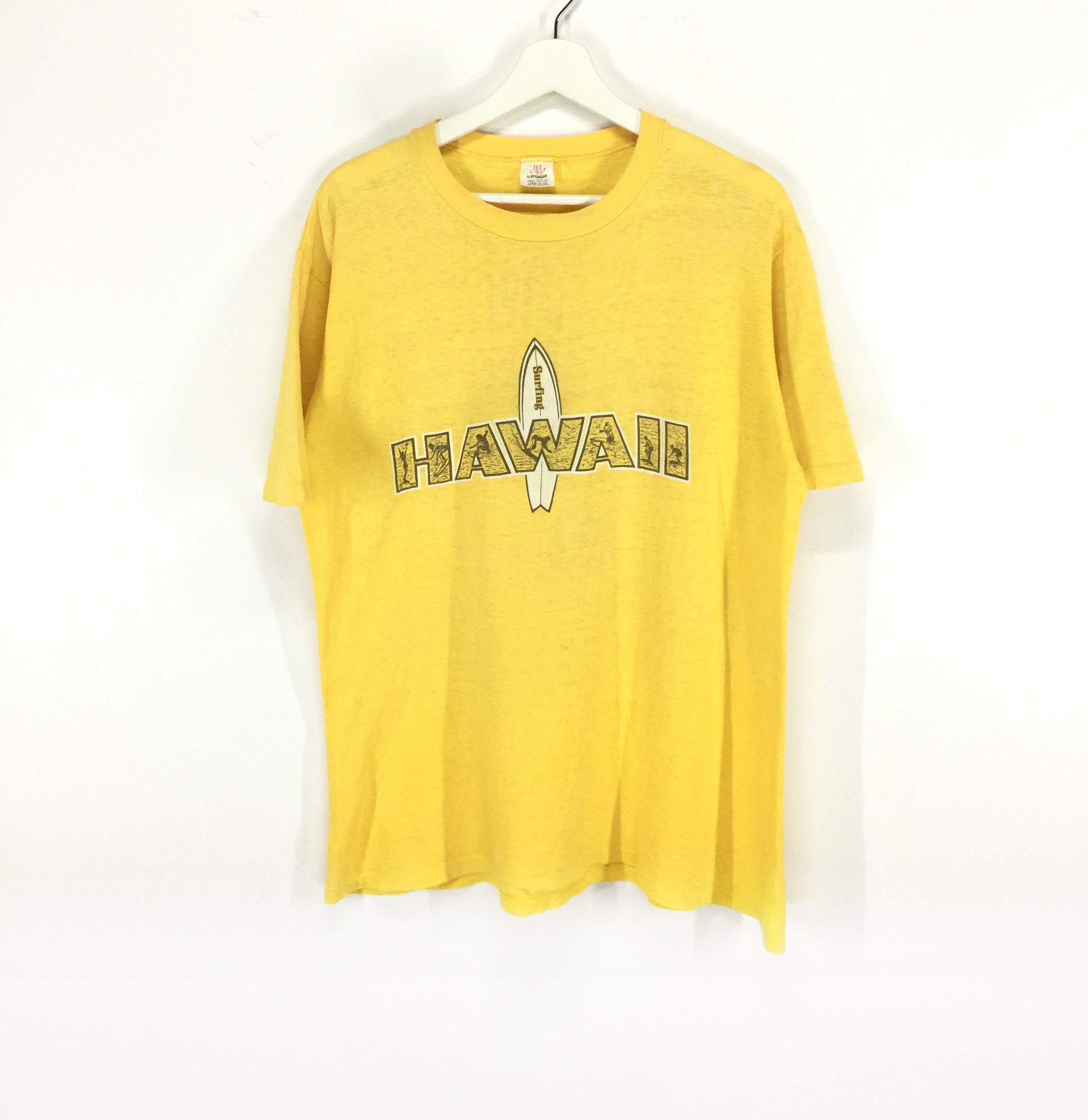 Vintage Hawaii surfing spell out big logo vintage 70s tshirt Size US L / EU 52-54 / 3 - 1 Thumbnail