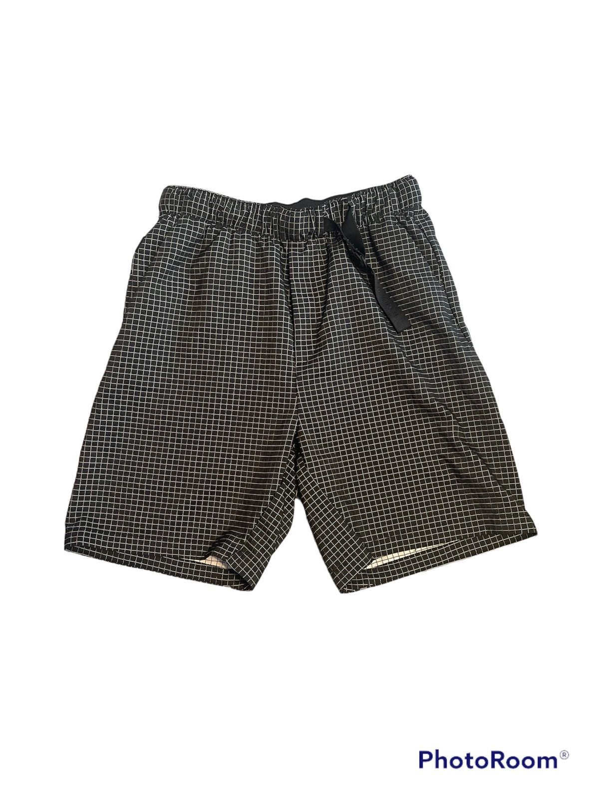 Nike tech pack grid shorts deals