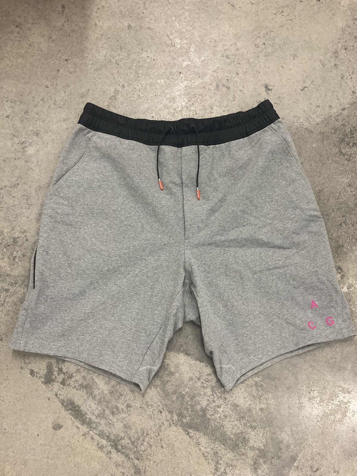 Nike ACG Tech Utility Cargo Shorts - Grey XL