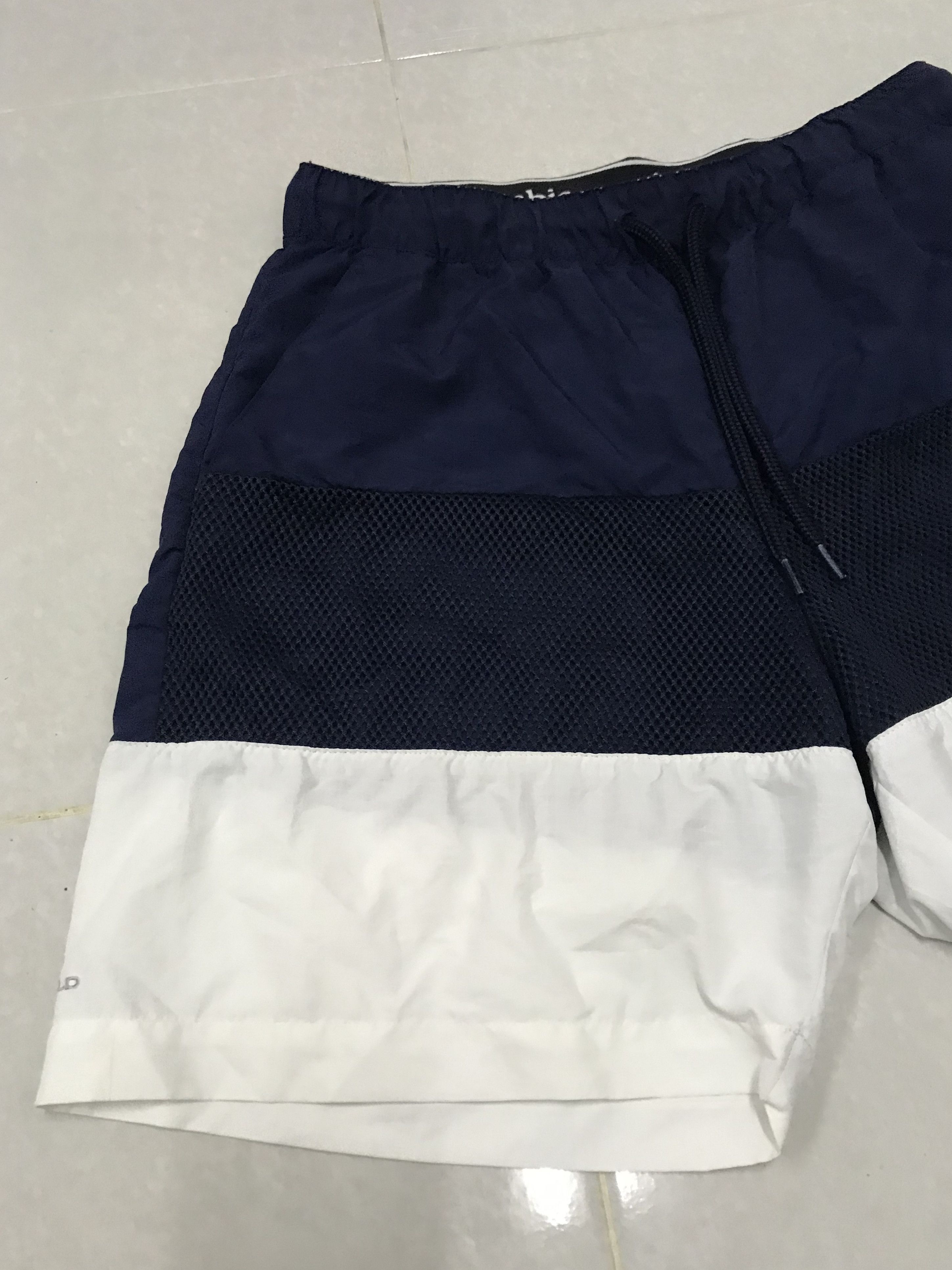 Columbia Columbia tricolour spellout shorts Size US 28 / EU 44 - 2 Thumbnail