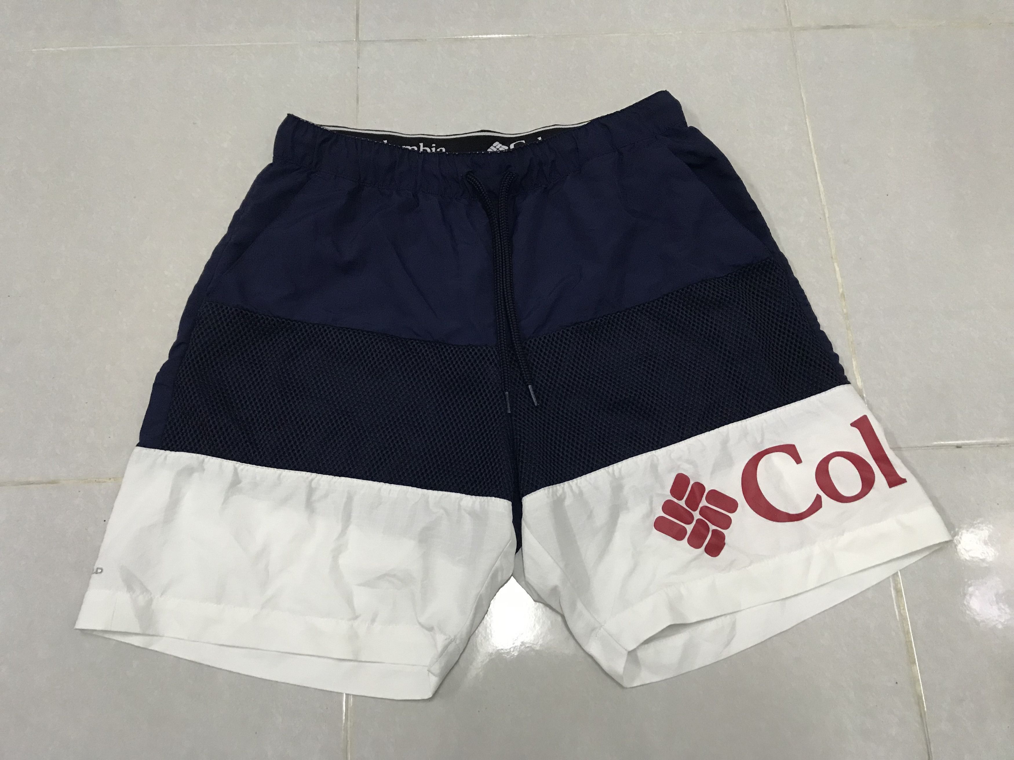 Columbia Columbia tricolour spellout shorts Size US 28 / EU 44 - 1 Thumbnail