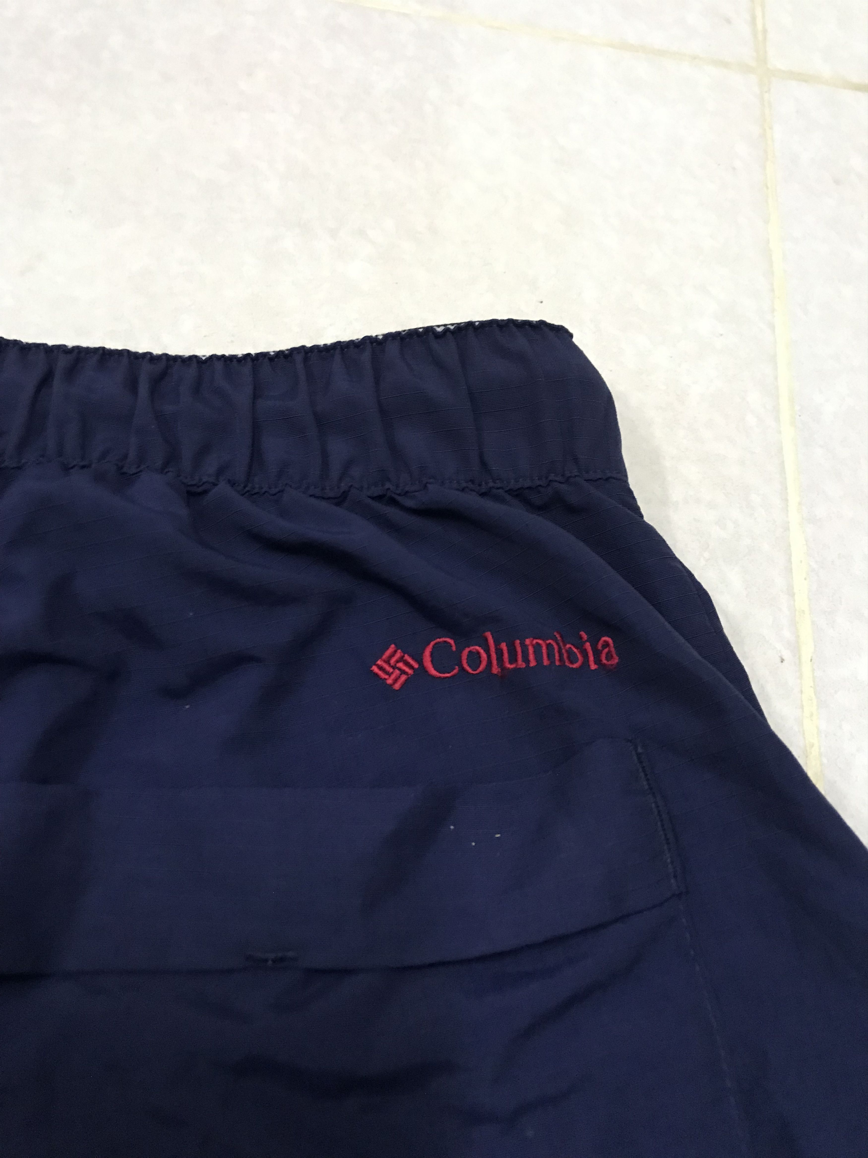 Columbia Columbia tricolour spellout shorts Size US 28 / EU 44 - 12 Thumbnail