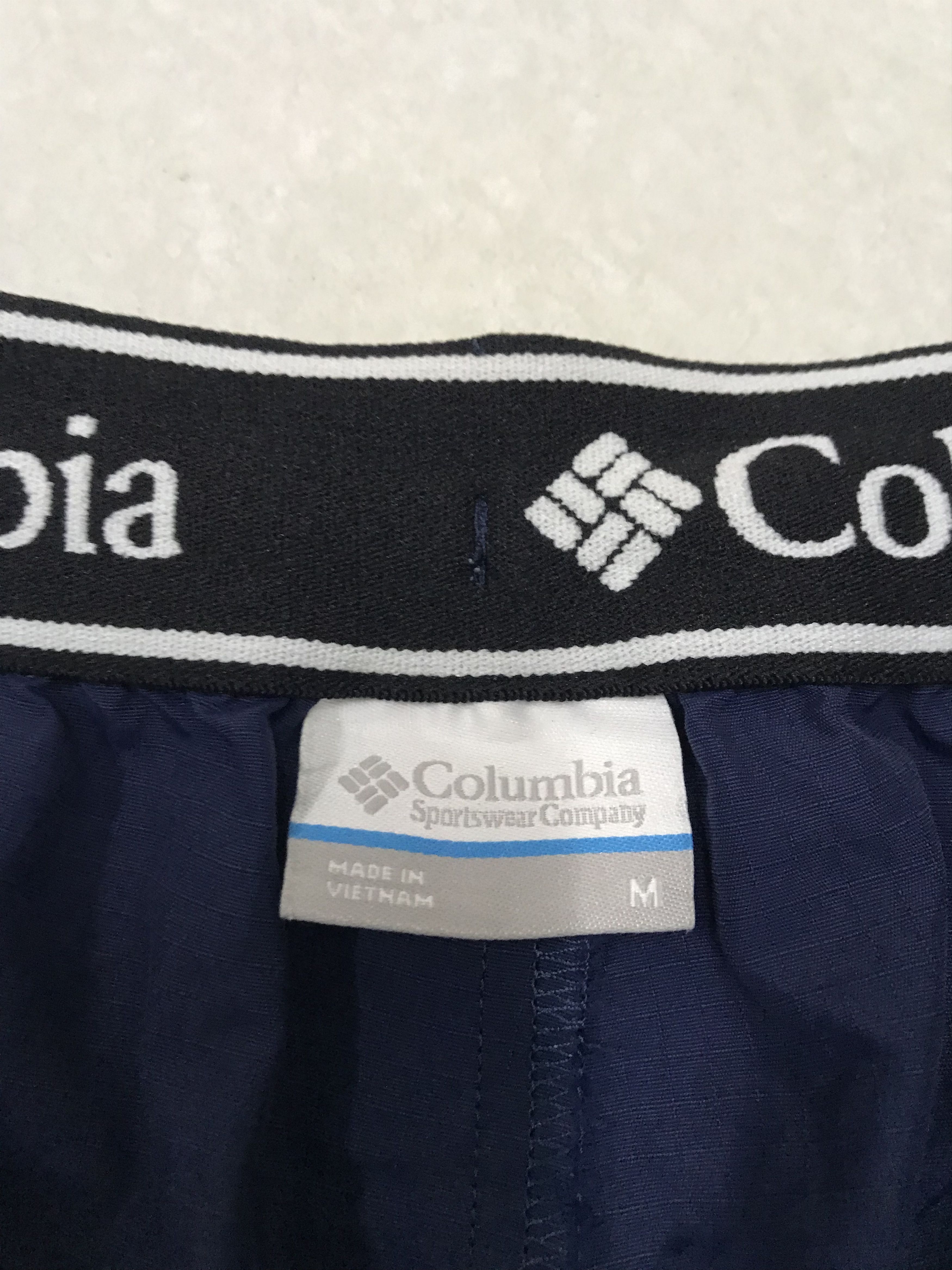 Columbia Columbia tricolour spellout shorts Size US 28 / EU 44 - 6 Thumbnail