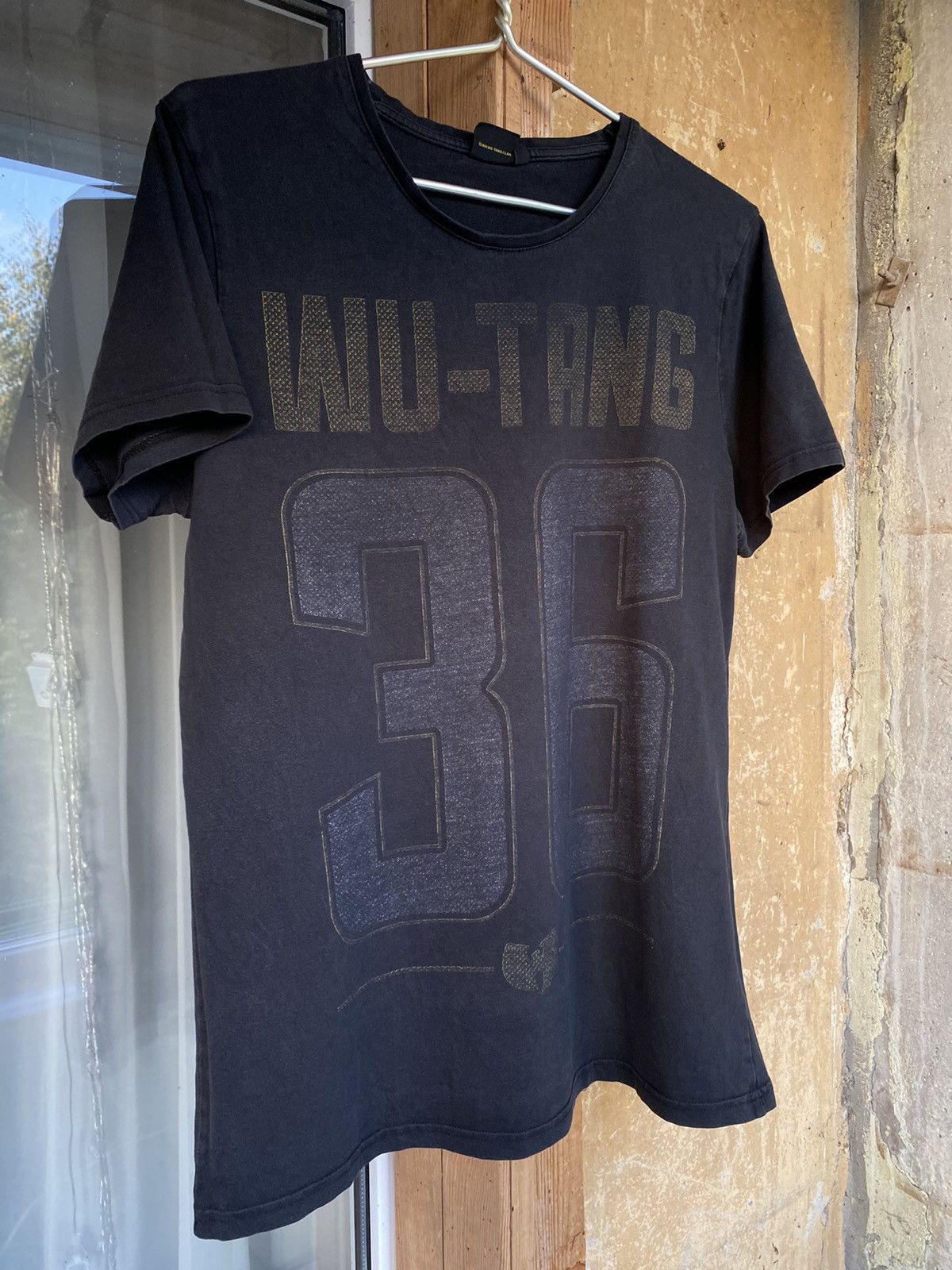 Band Tees Vintage Style Wu Tang Clan 2016 T Shirt 36 Big Logo Rap Tee Size US XL / EU 56 / 4 - 1 Thumbnail
