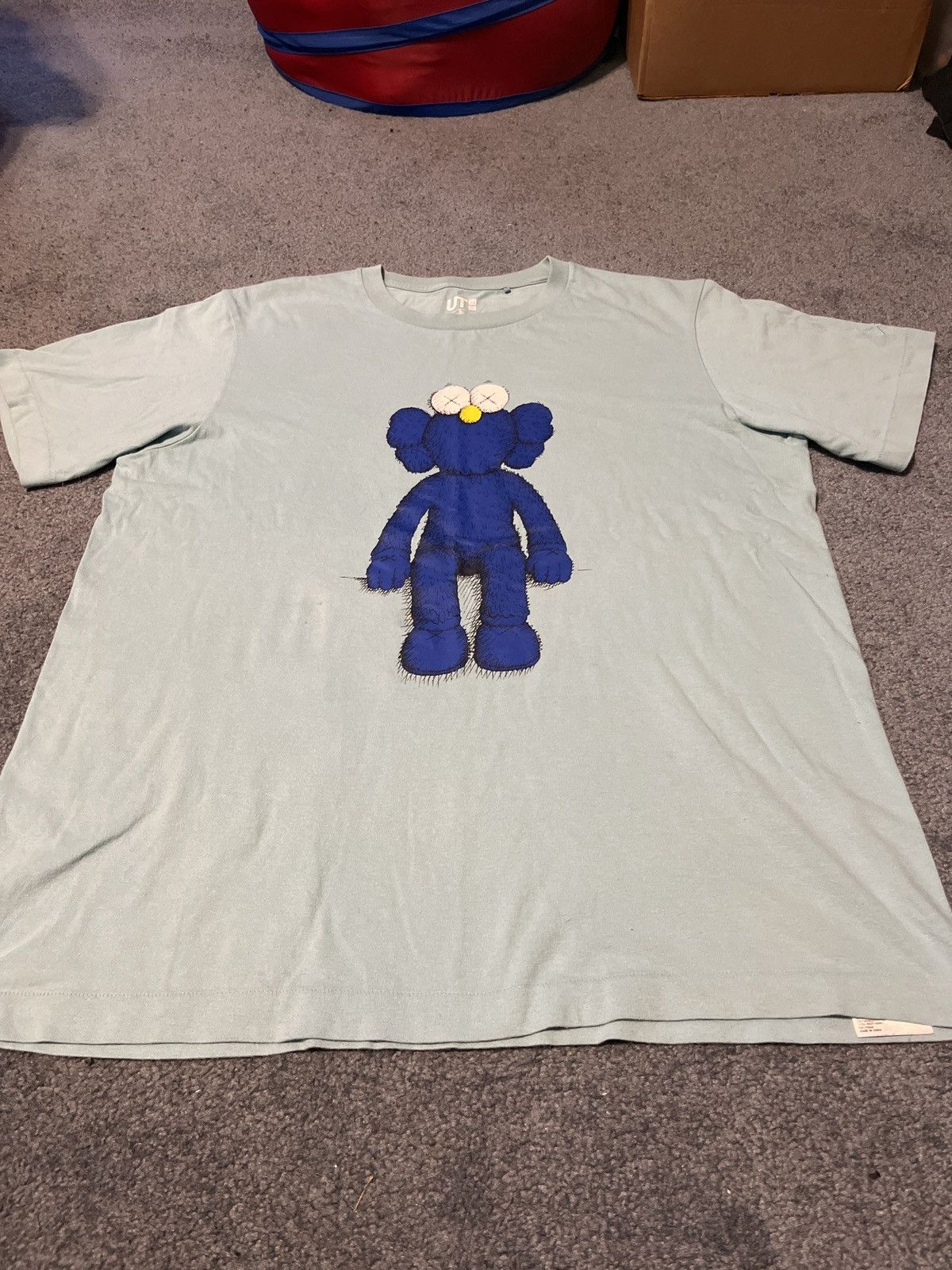 Kaws × Uniqlo Kaws x Uniqlo BFF Tee Size US L / EU 52-54 / 3 - 1 Thumbnail