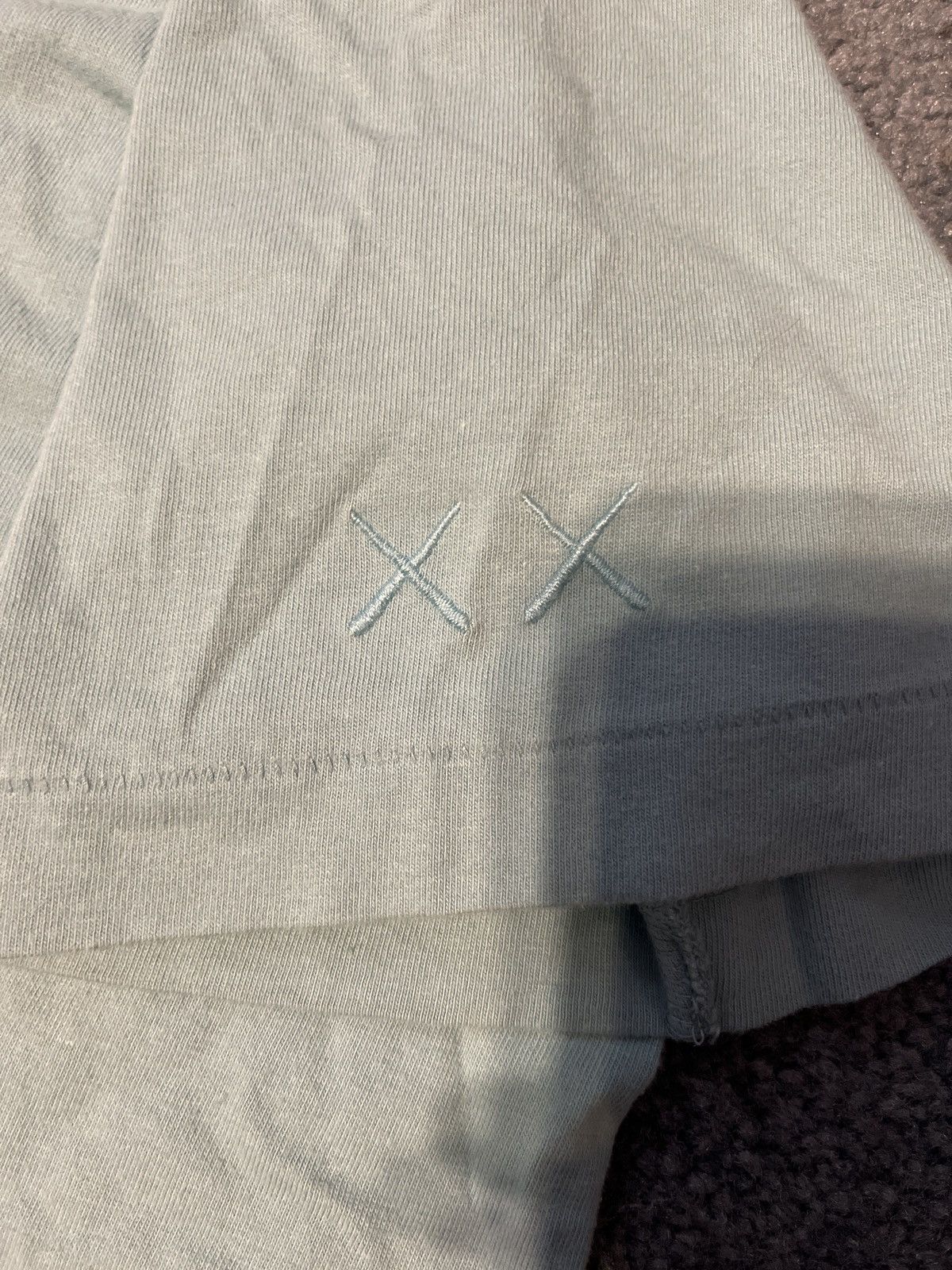 Kaws × Uniqlo Kaws x Uniqlo BFF Tee Size US L / EU 52-54 / 3 - 3 Thumbnail