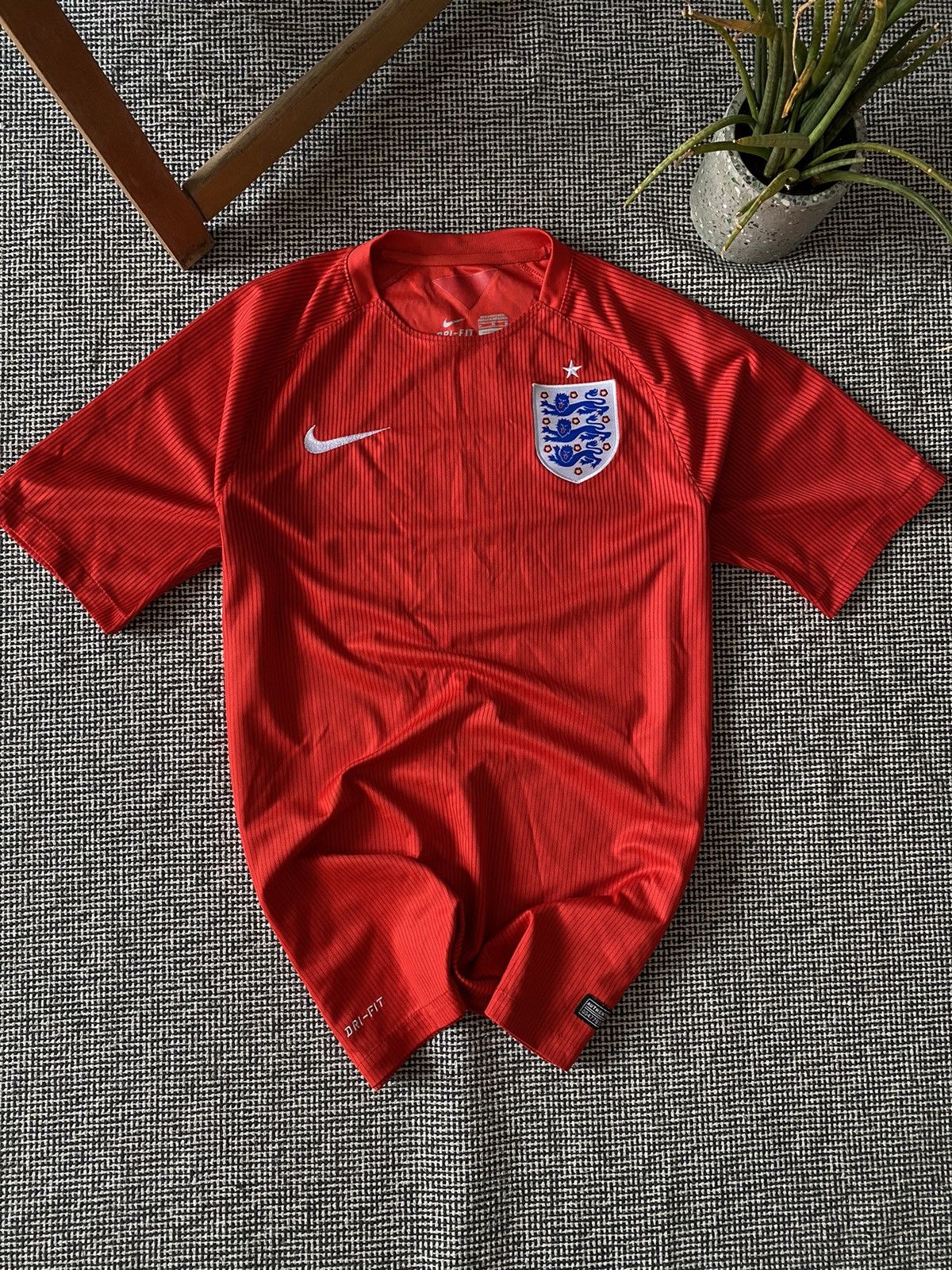 Nike Rare vintage Soccer jersey Nike England y2k Size US M / EU 48-50 / 2 - 1 Thumbnail