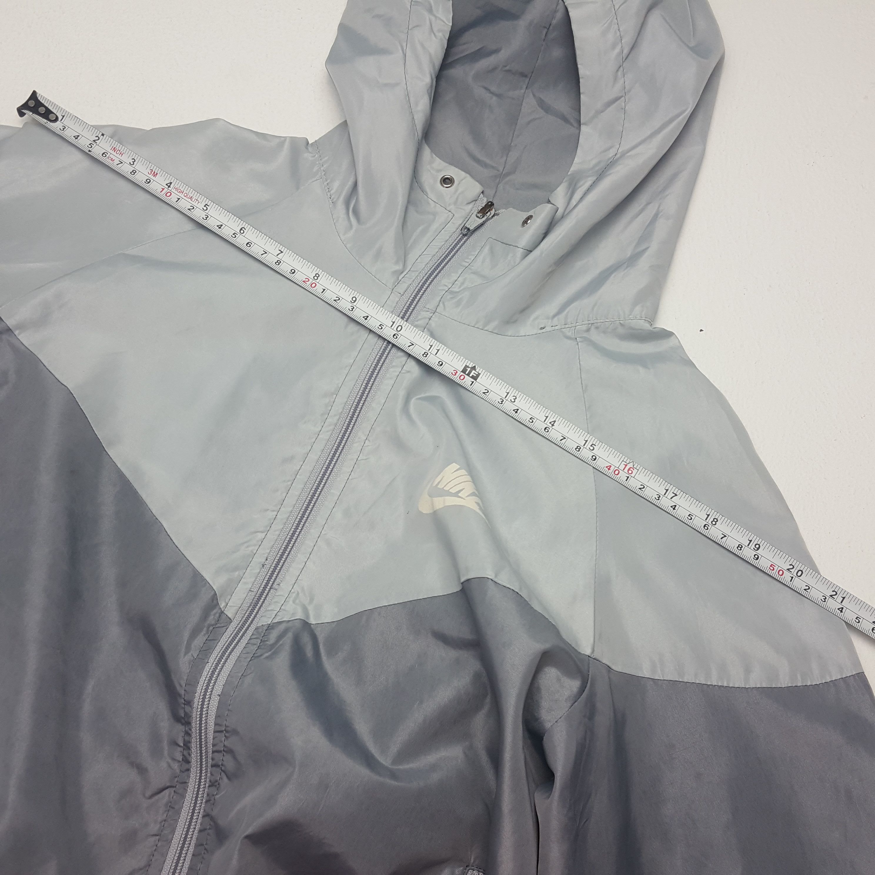 Nike × Vintage NIKE Small Swoosh Blue Tag Windbreaker Hoodies Size US M / EU 48-50 / 2 - 4 Thumbnail