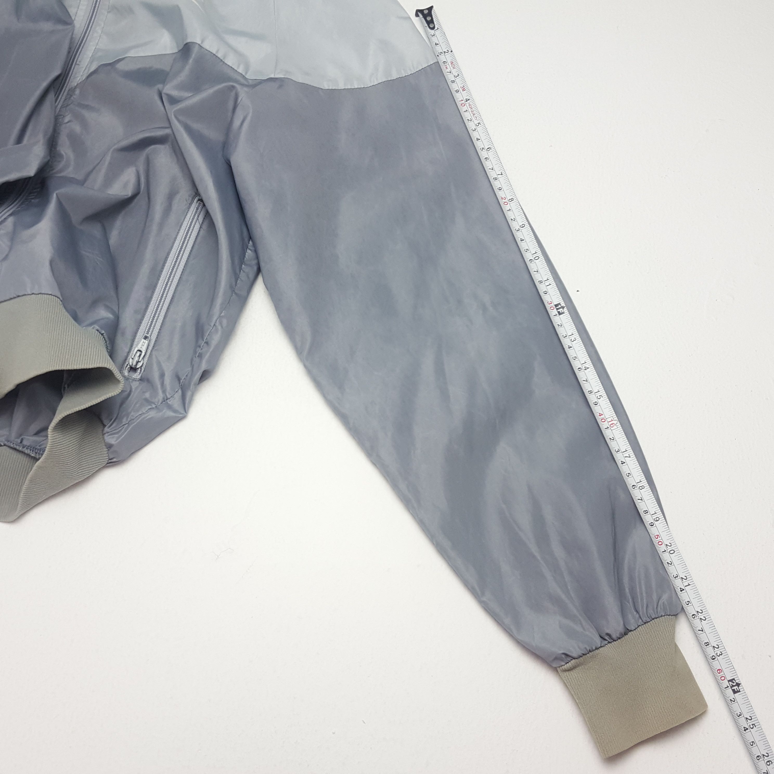 Nike × Vintage NIKE Small Swoosh Blue Tag Windbreaker Hoodies Size US M / EU 48-50 / 2 - 5 Thumbnail