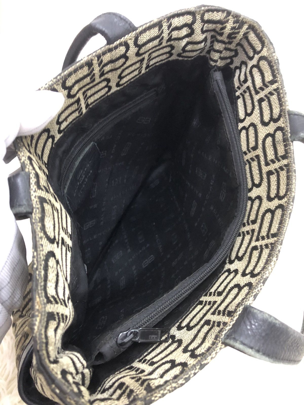 Balenciaga Balenciaga Paris BB Tote Bag Size ONE SIZE - 21 Thumbnail