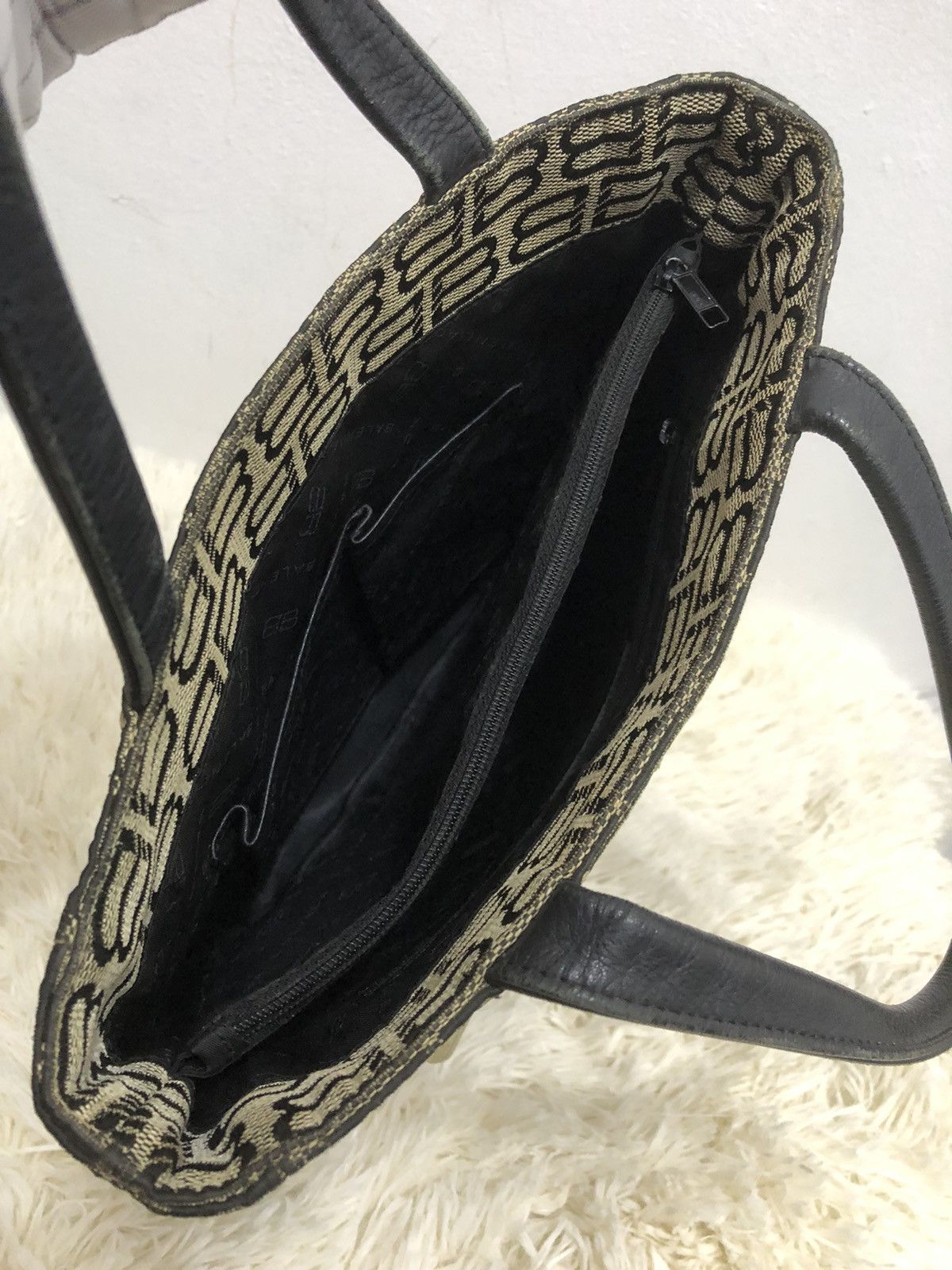 Balenciaga Balenciaga Paris BB Tote Bag Size ONE SIZE - 22 Thumbnail