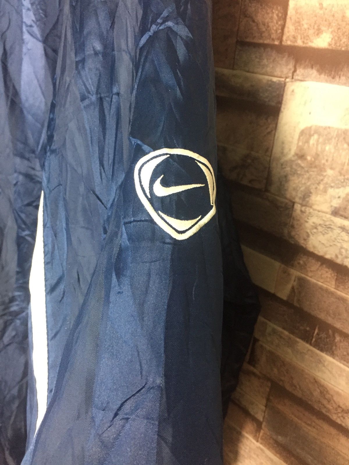 Nike Nike Swoosh Raincoat Zip Up Long Jacket Size US L / EU 52-54 / 3 - 3 Thumbnail