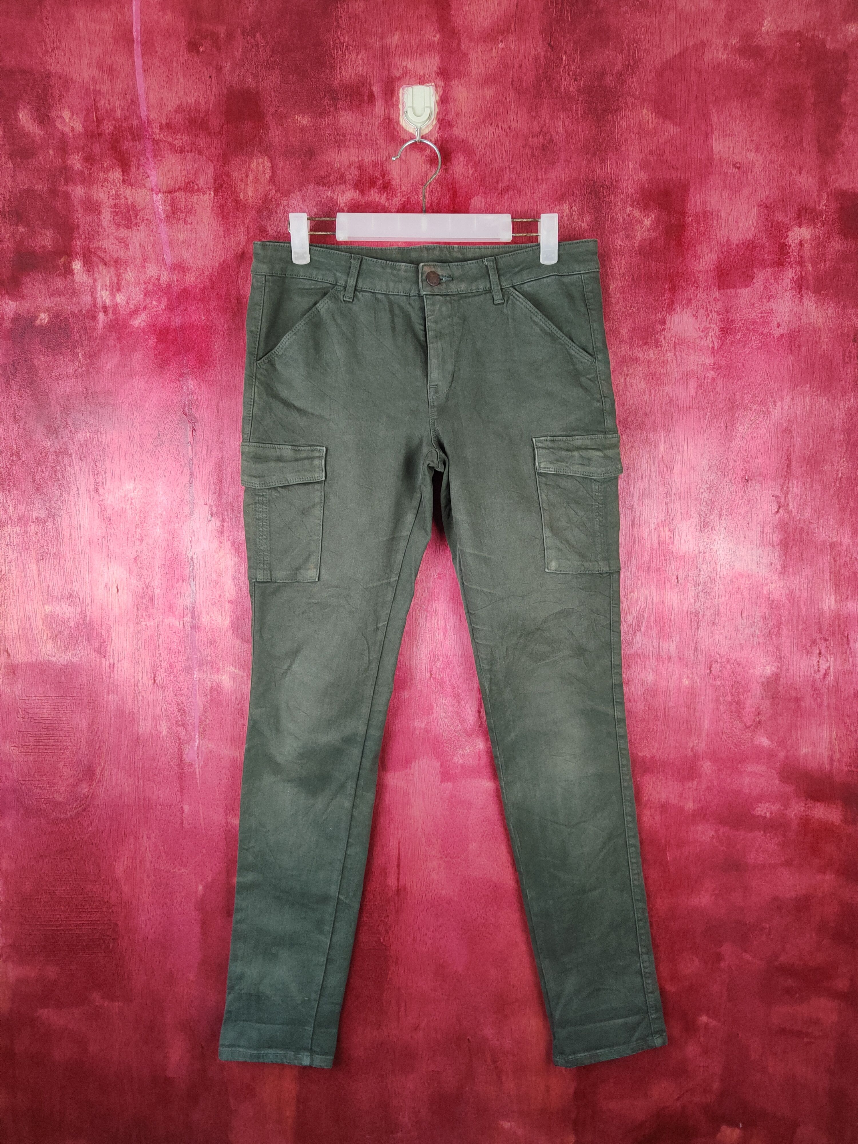 Japanese Brand × Uniqlo Uniqlo Army Green Multi Pocket Tactical Cargo Pants #S451 Size US 30 / EU 46 - 1 Thumbnail