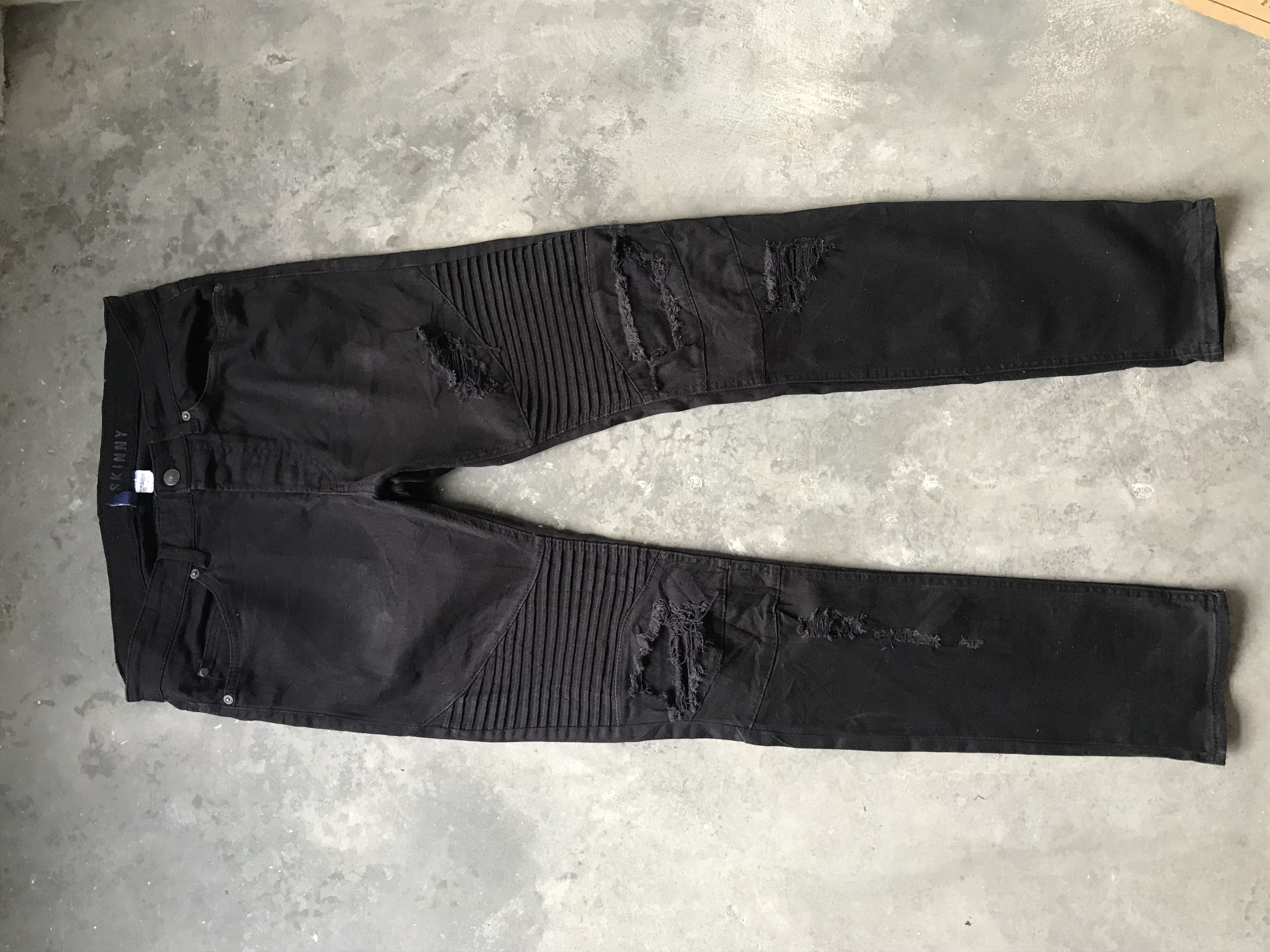 image of Biker Denim x Divided H&m Skinny Distressed Biker Pant in Black, Men's (Size 31)