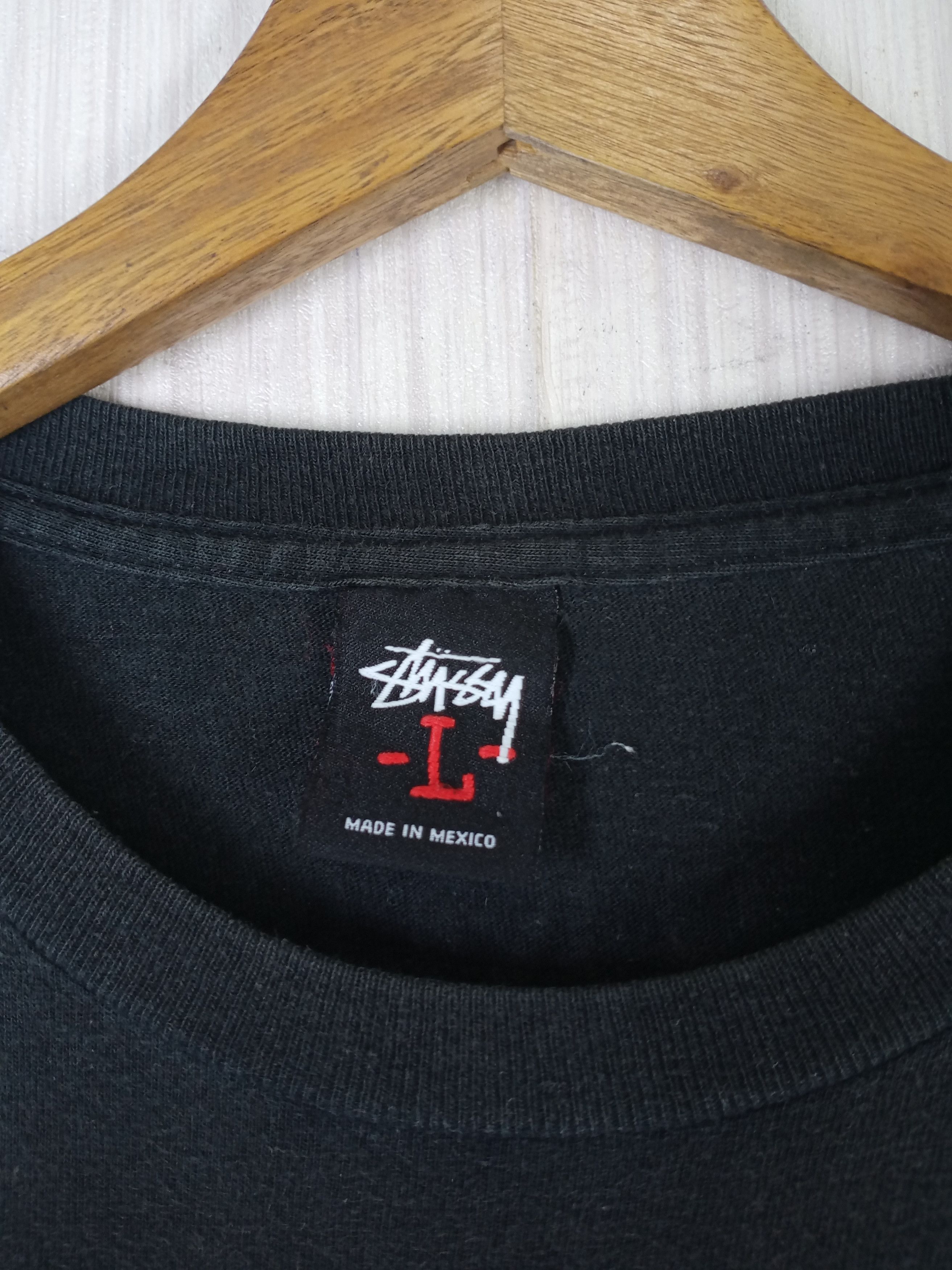 Stussy Rare Vintage Stussy X Undefeated Tshirt Size US L / EU 52-54 / 3 - 4 Thumbnail