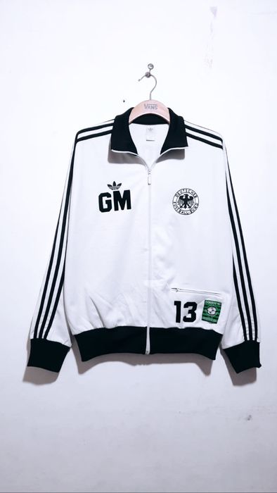 Der bomber adidas on sale jacket