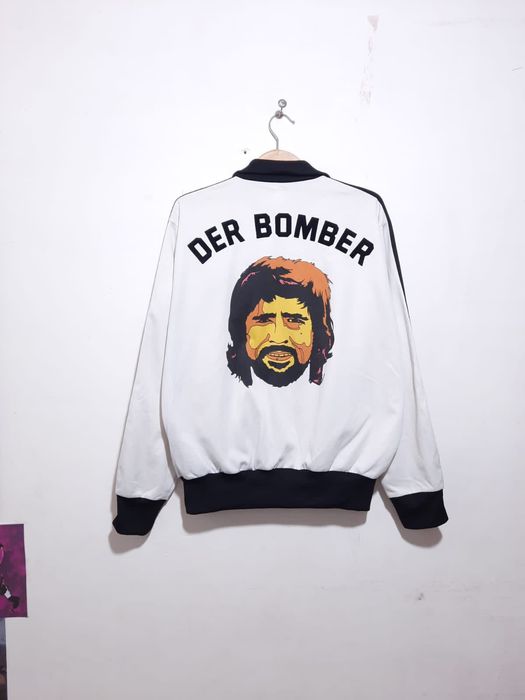 Der bomber hot sale adidas jacket