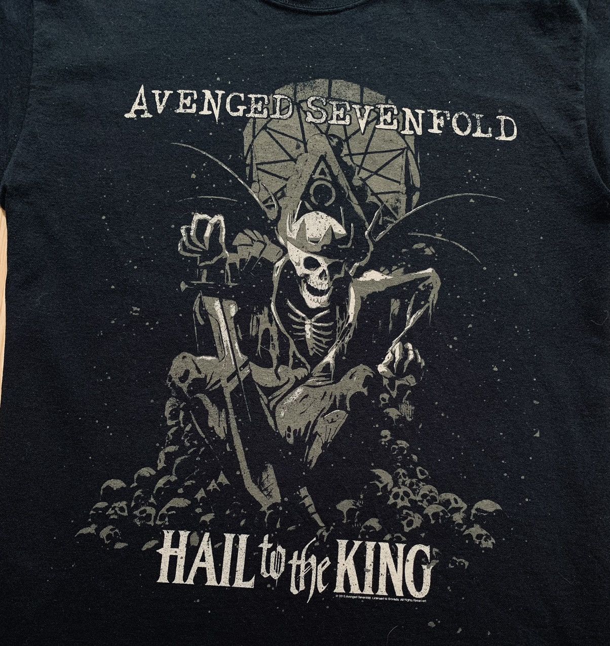 Band Tees Avenged Sevenfold Hail to the King Vintage 2013 T-Shirt Size US L / EU 52-54 / 3 - 3 Thumbnail
