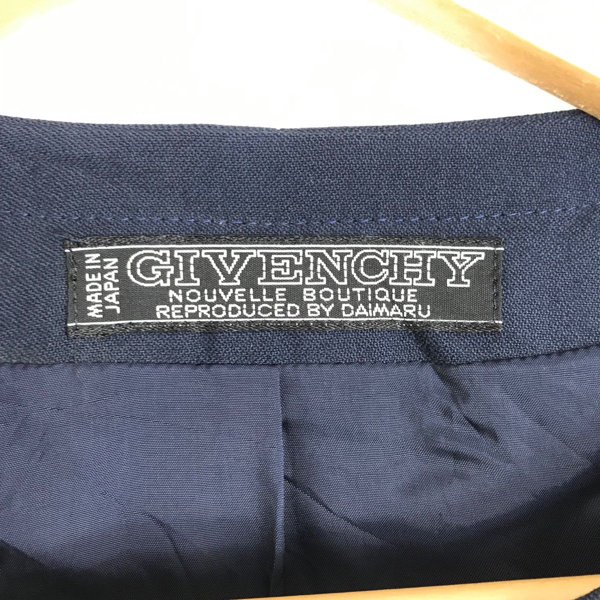 GIVENCHY Nouvelle Boutique Blazer Nice Design