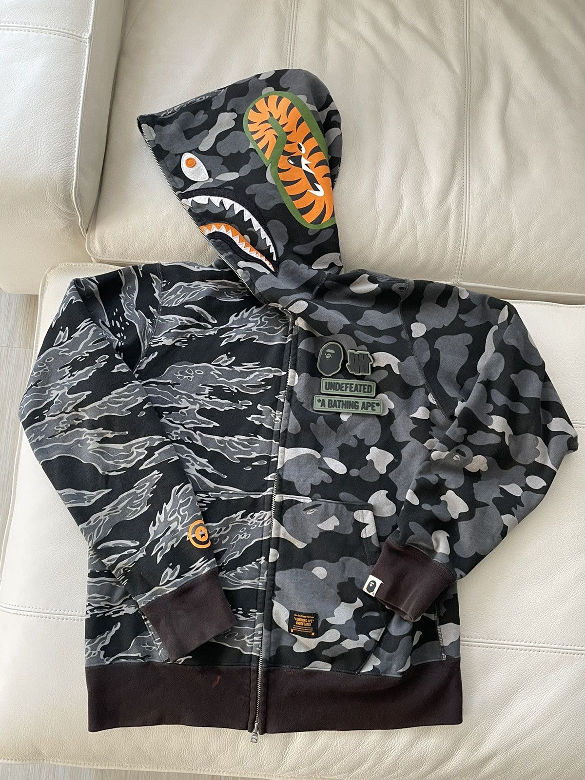 Bape × Undefeated Bape x Undefeated split hoodie Size US L / EU 52-54 / 3 - 2 Thumbnail