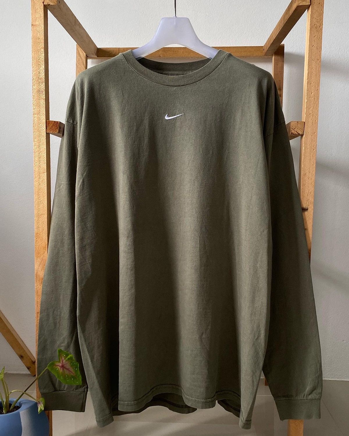 Vintage Y2K Olive Green Nike Center Swoosh Long Sleeve Tee