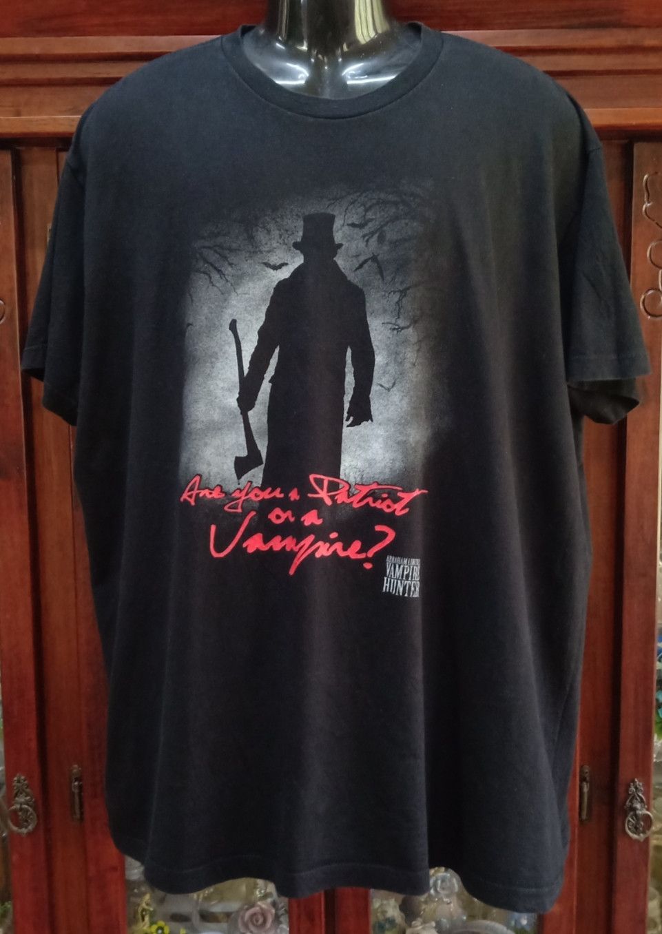 Expert Horror × Vintage Vintage Abraham Lincoln : Vampire Hunter T-Shirt (2012 Film) Size US XXL / EU 58 / 5 - 2 Thumbnail