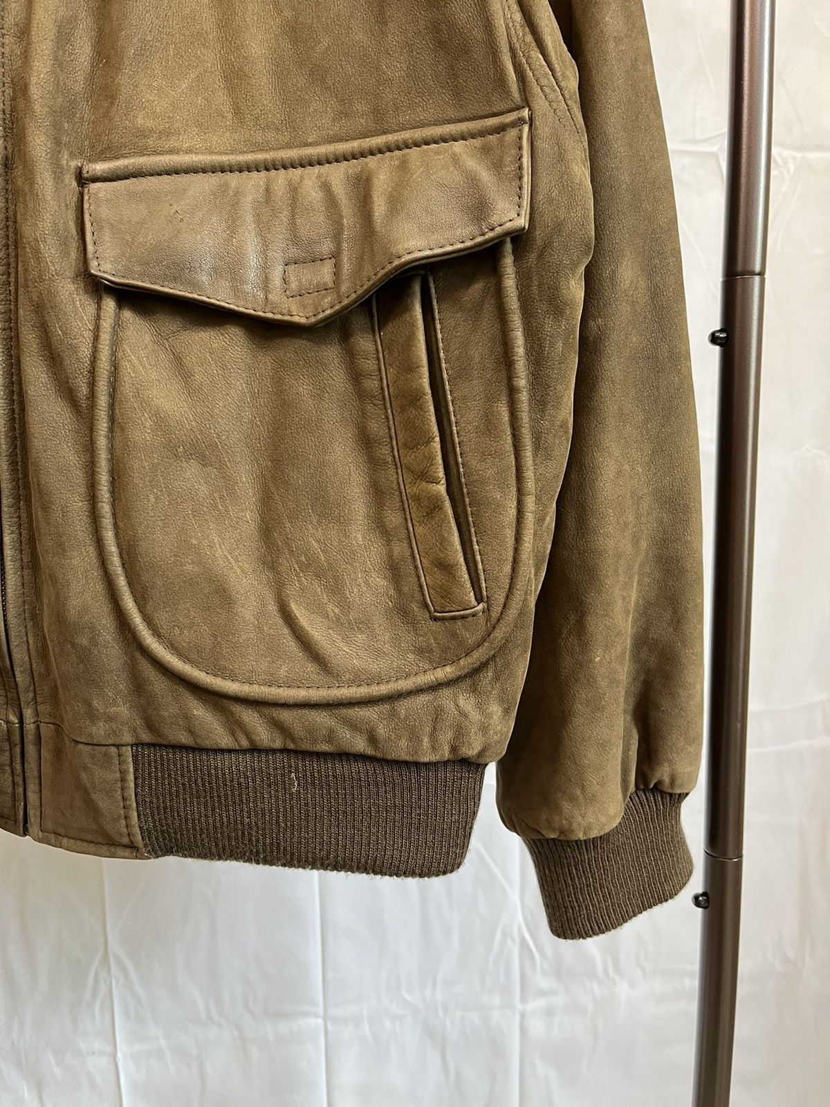 Vintage Faded Brown A2 Style Distressed Leather Jacket Size US L / EU 52-54 / 3 - 5 Thumbnail