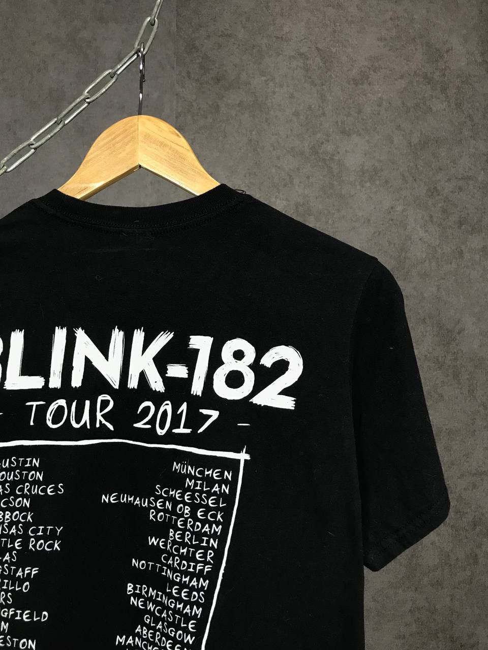 Band Tees Blink 182 vintage rock band tour tee Size US M / EU 48-50 / 2 - 5 Thumbnail