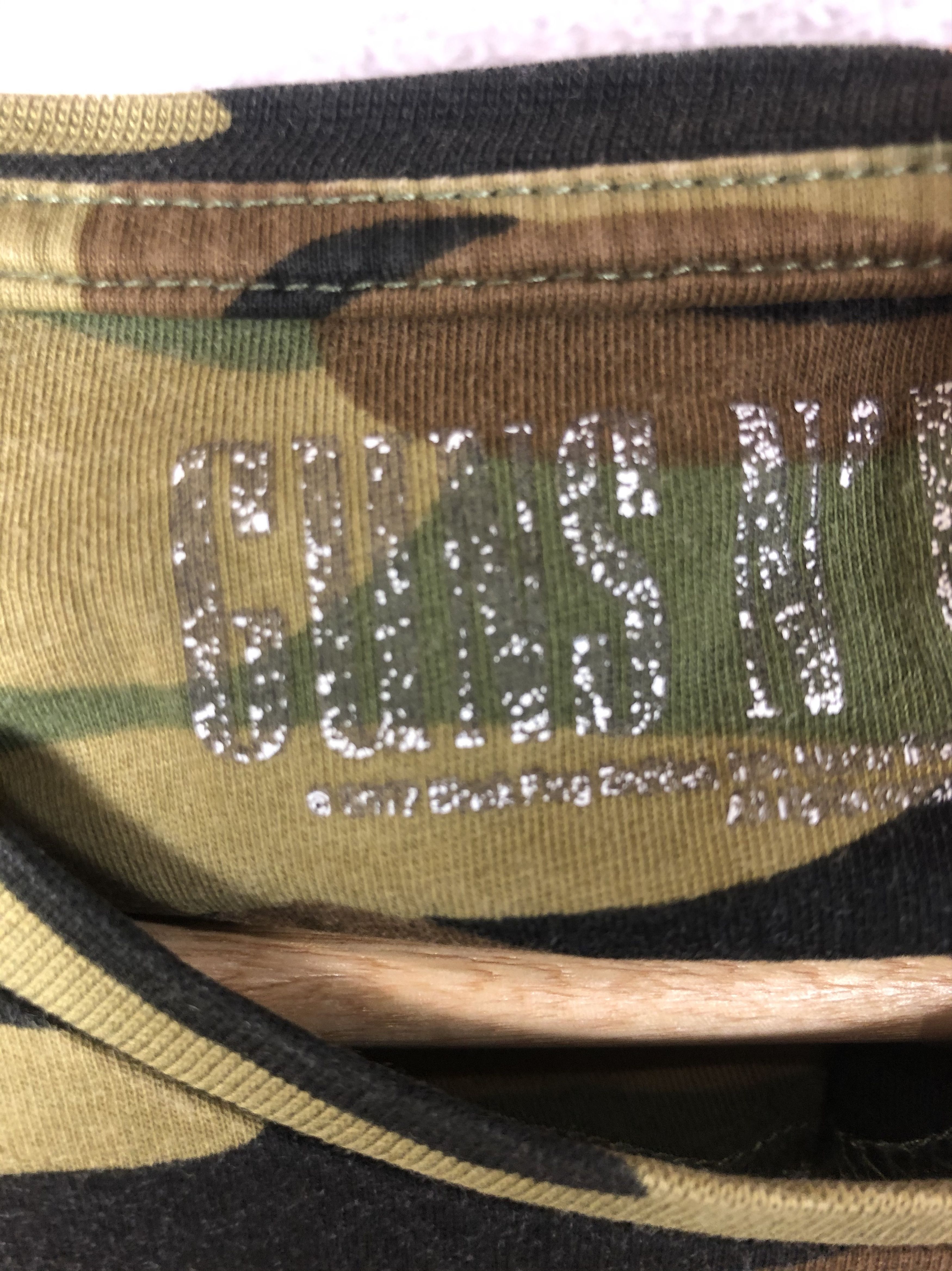 Band Tees × Guns N' Roses × Vintage Vintage Guns N Roses camo band tee Shirt Size US M / EU 48-50 / 2 - 6 Thumbnail