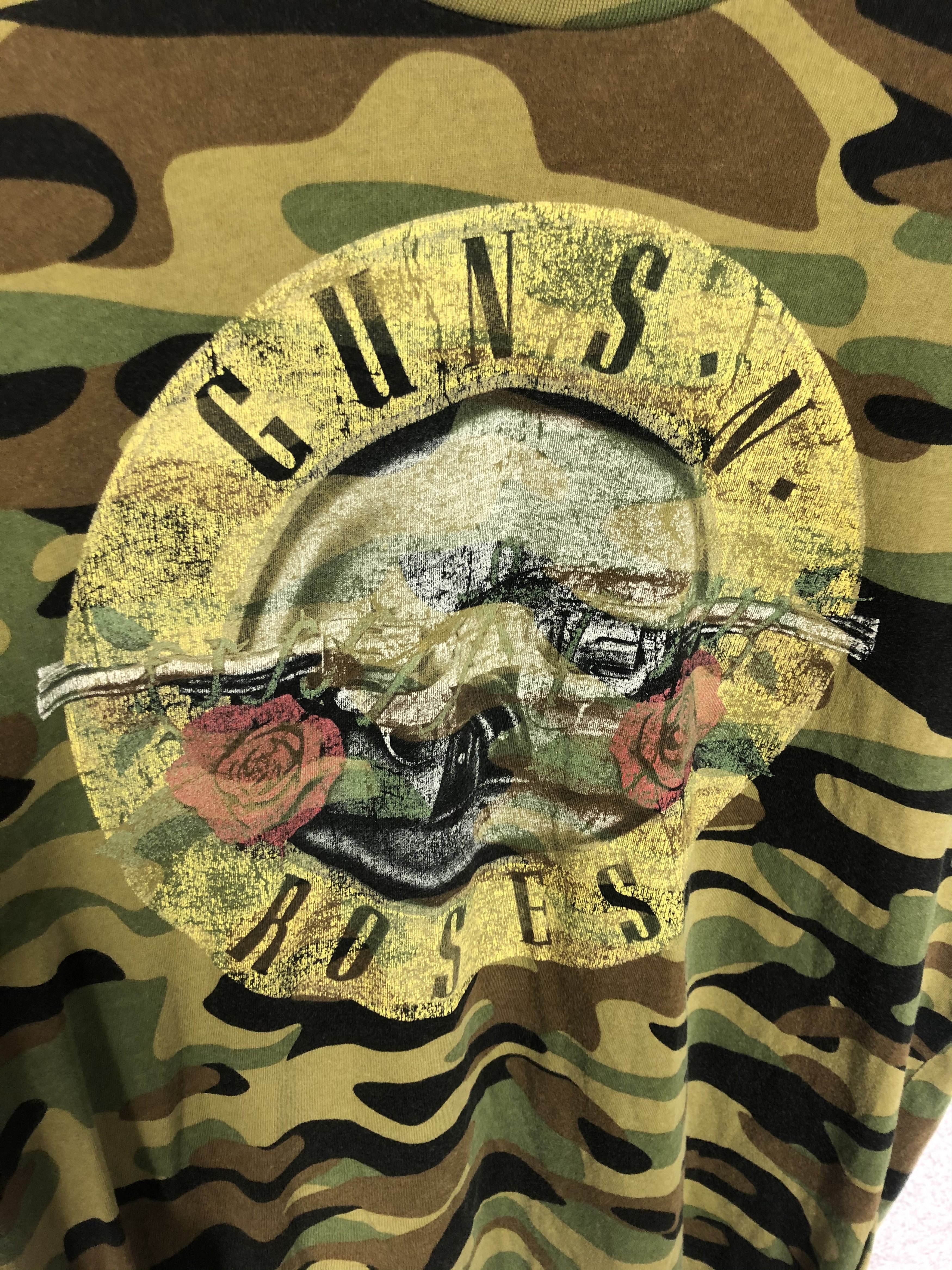 Band Tees × Guns N' Roses × Vintage Vintage Guns N Roses camo band tee Shirt Size US M / EU 48-50 / 2 - 2 Thumbnail