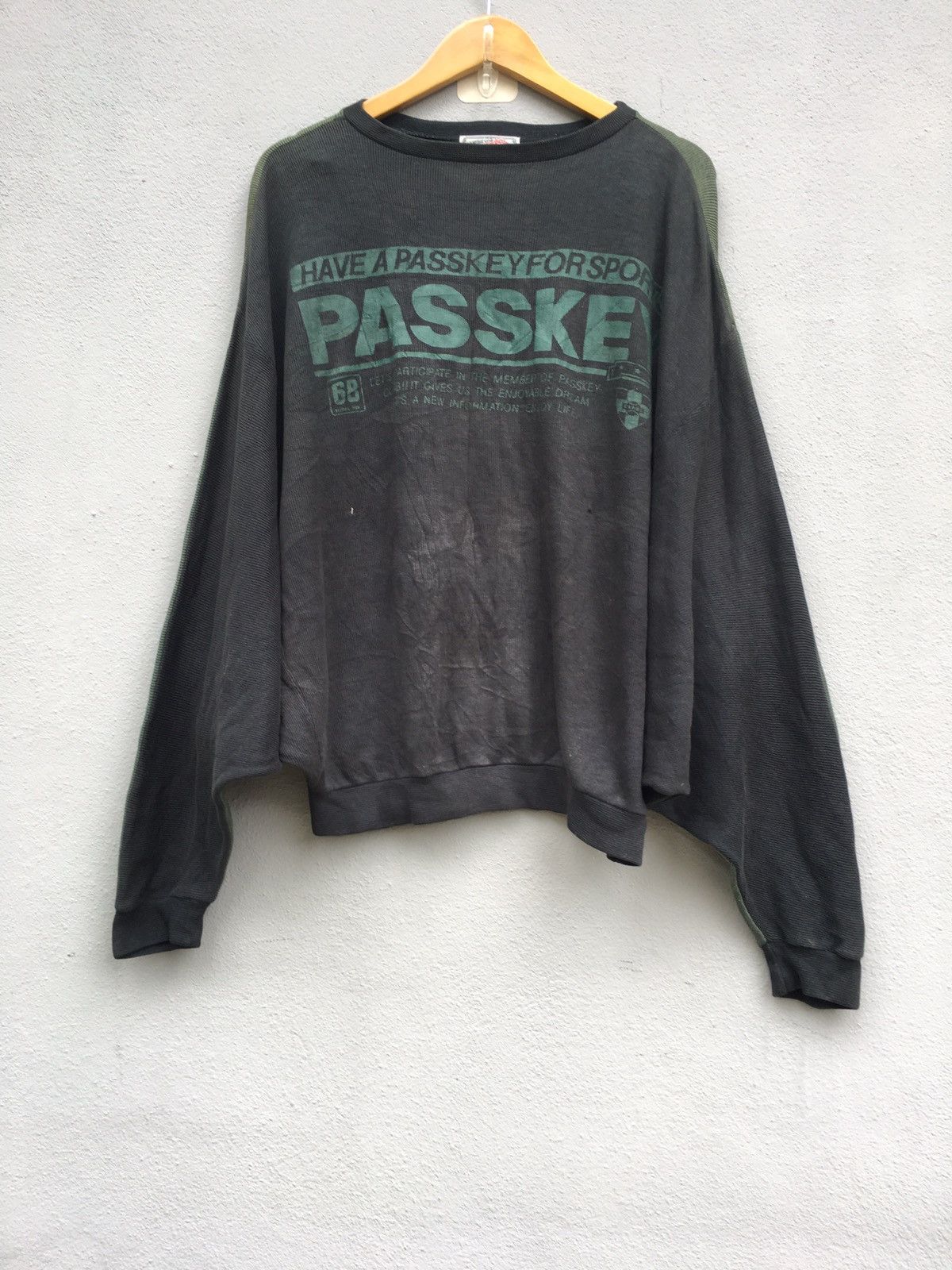 Vintage PASKEEY poncho style avant-garde