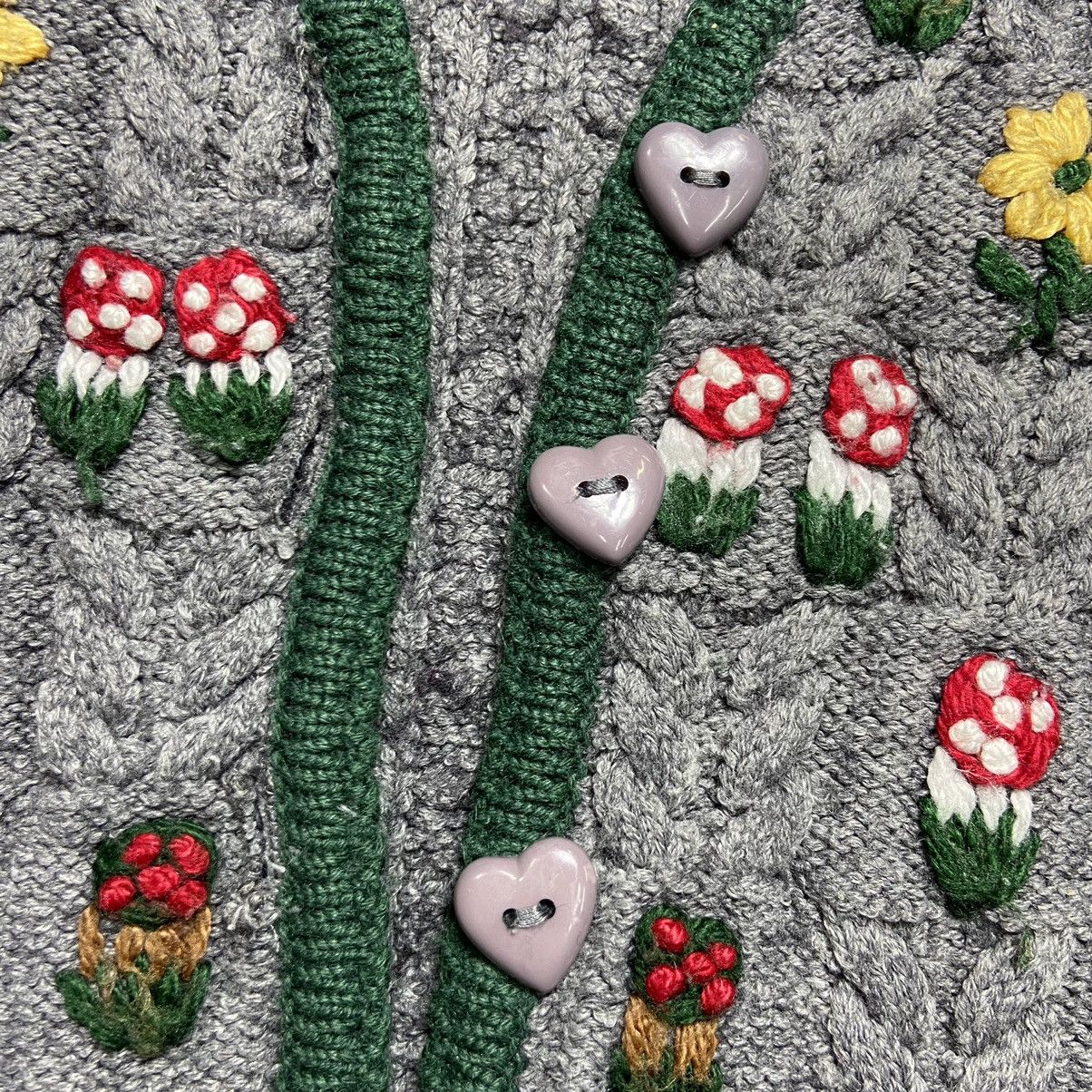 Handmade CUTE MUSHROOMS HANDCRAFTED KNITTED VEST 1980s - LOT № 2037 Size US XL / EU 56 / 4 - 2 Thumbnail