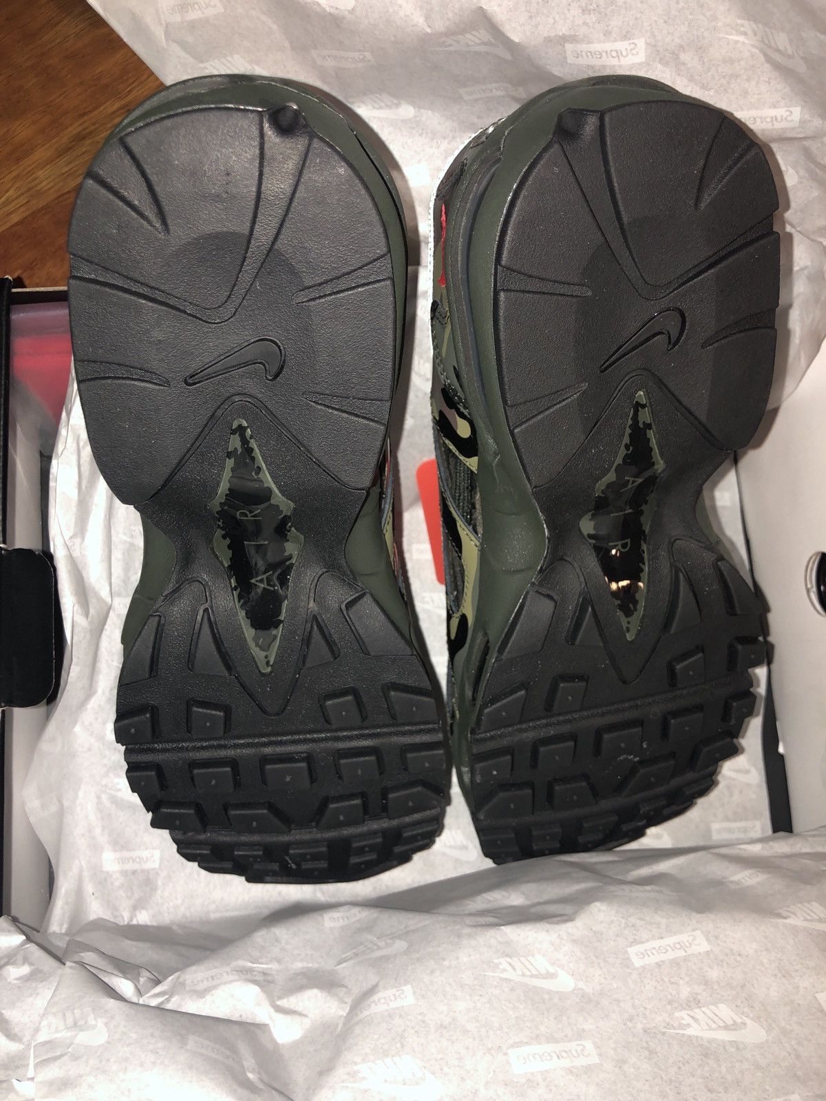 Nike × Supreme Supreme Nike Air Max 96 Camo Size US 9 / EU 42 - 4 Thumbnail