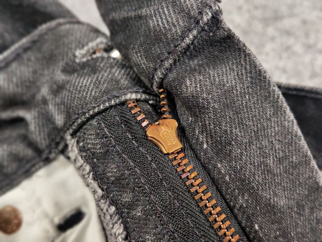 Levi's Vintage 90's levis 550 Black Denim mom Jeans Made in USA Size 32" / US 10 / IT 46 - 22 Thumbnail