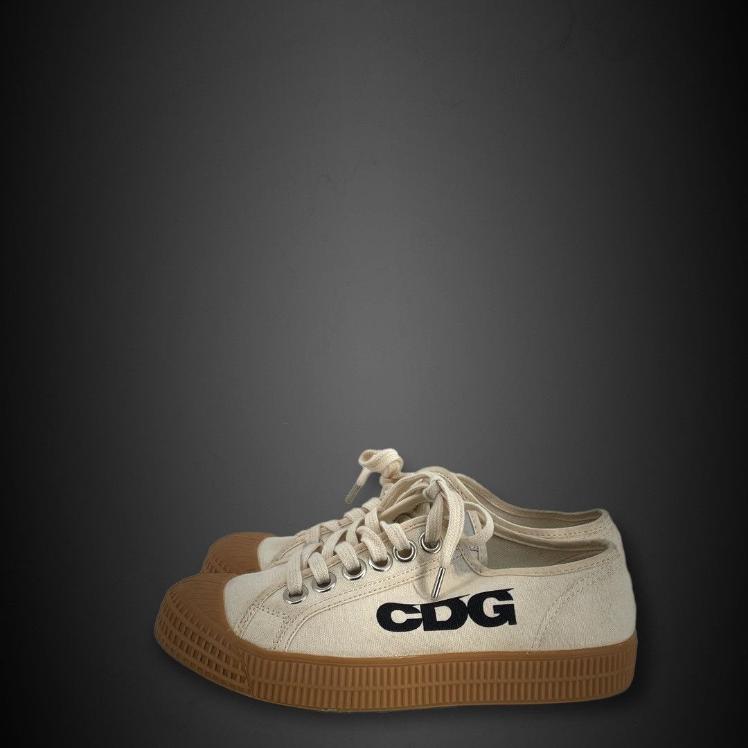 Comme des Garcons Star Master - CDG - Canvas and Gum Sole Sneakers Size US 7 / IT 37 - 3 Thumbnail