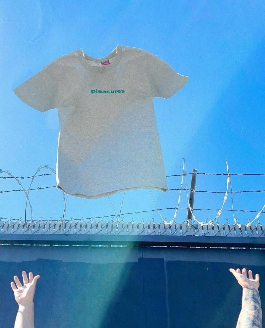 Champion × Pleasures Pleasures champion tee Size US XXL / EU 58 / 5 - 1 Thumbnail