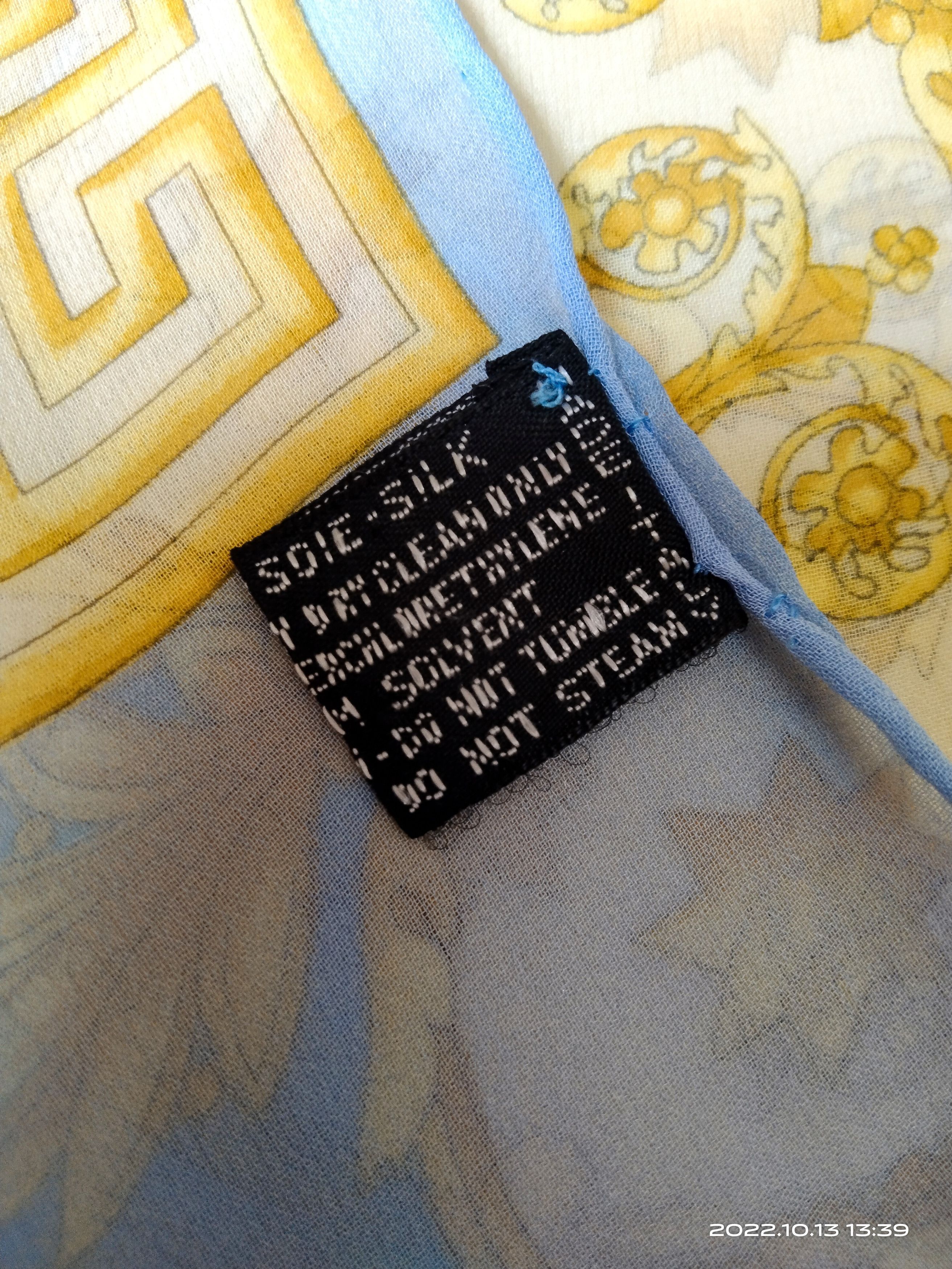 Versace VERSACE SILK MEDUSA MOTIF Size ONE SIZE - 8 Thumbnail