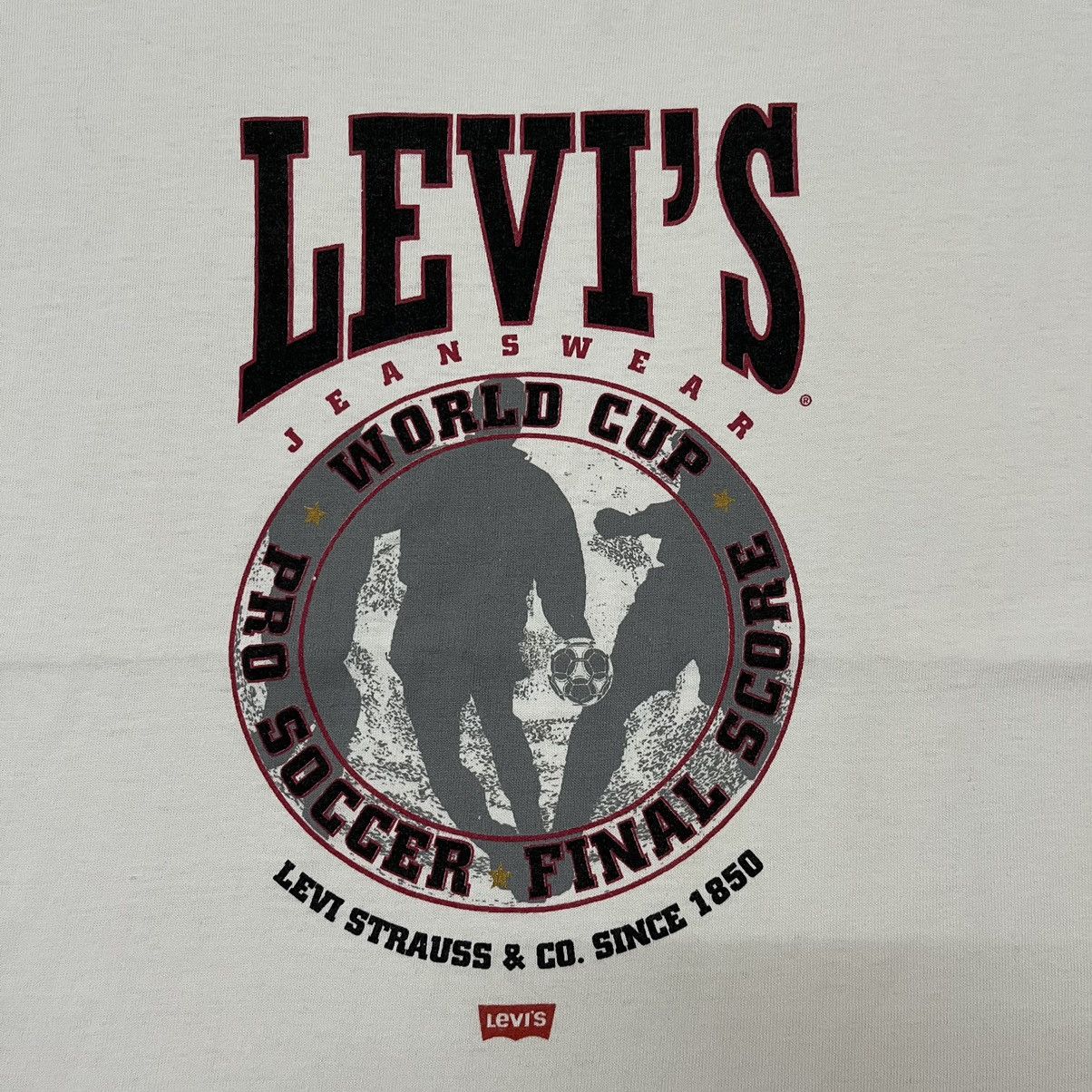 Levi's × Levi's Vintage Clothing × Vintage Distressed Vintage 90s Levis World Cup T Shirt Size US L / EU 52-54 / 3 - 4 Thumbnail