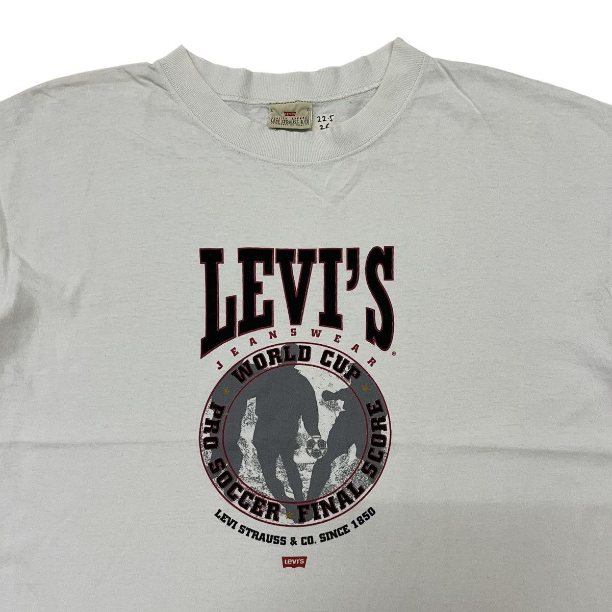 Levi's × Levi's Vintage Clothing × Vintage Distressed Vintage 90s Levis World Cup T Shirt Size US L / EU 52-54 / 3 - 3 Thumbnail