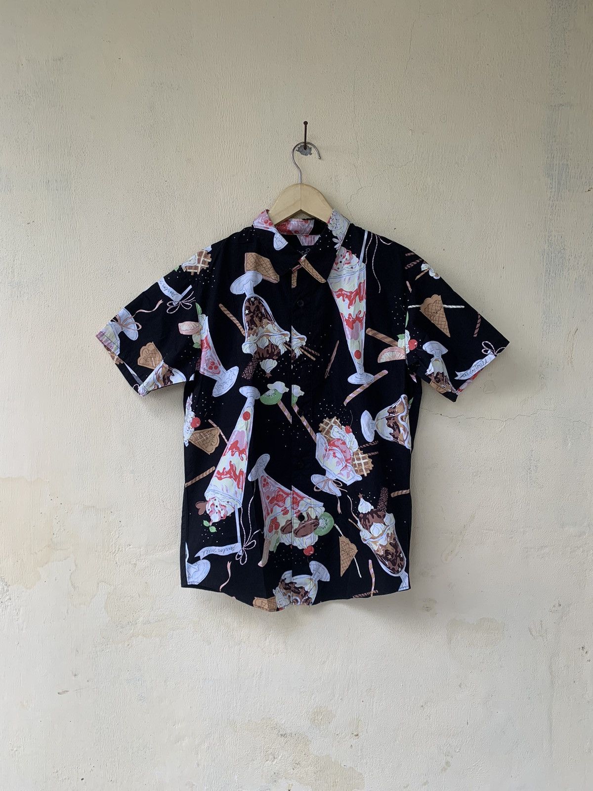 20471120 Japanese brand Archive Milkboy main dish printed Shirt Size US M / EU 48-50 / 2 - 1 Thumbnail