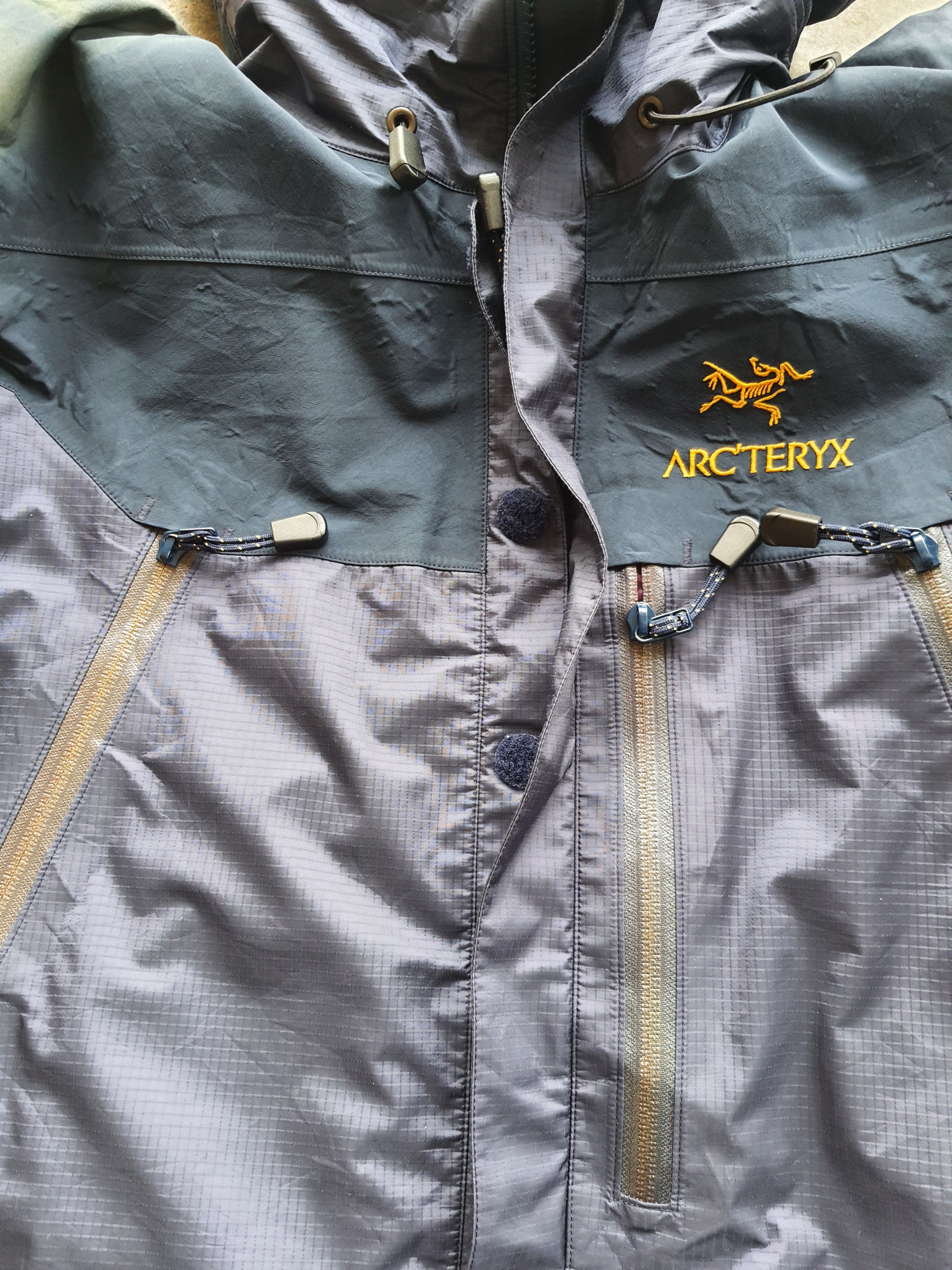 Arc'teryx × Goretex × Outdoor Life Vintage Sunfaded Arc