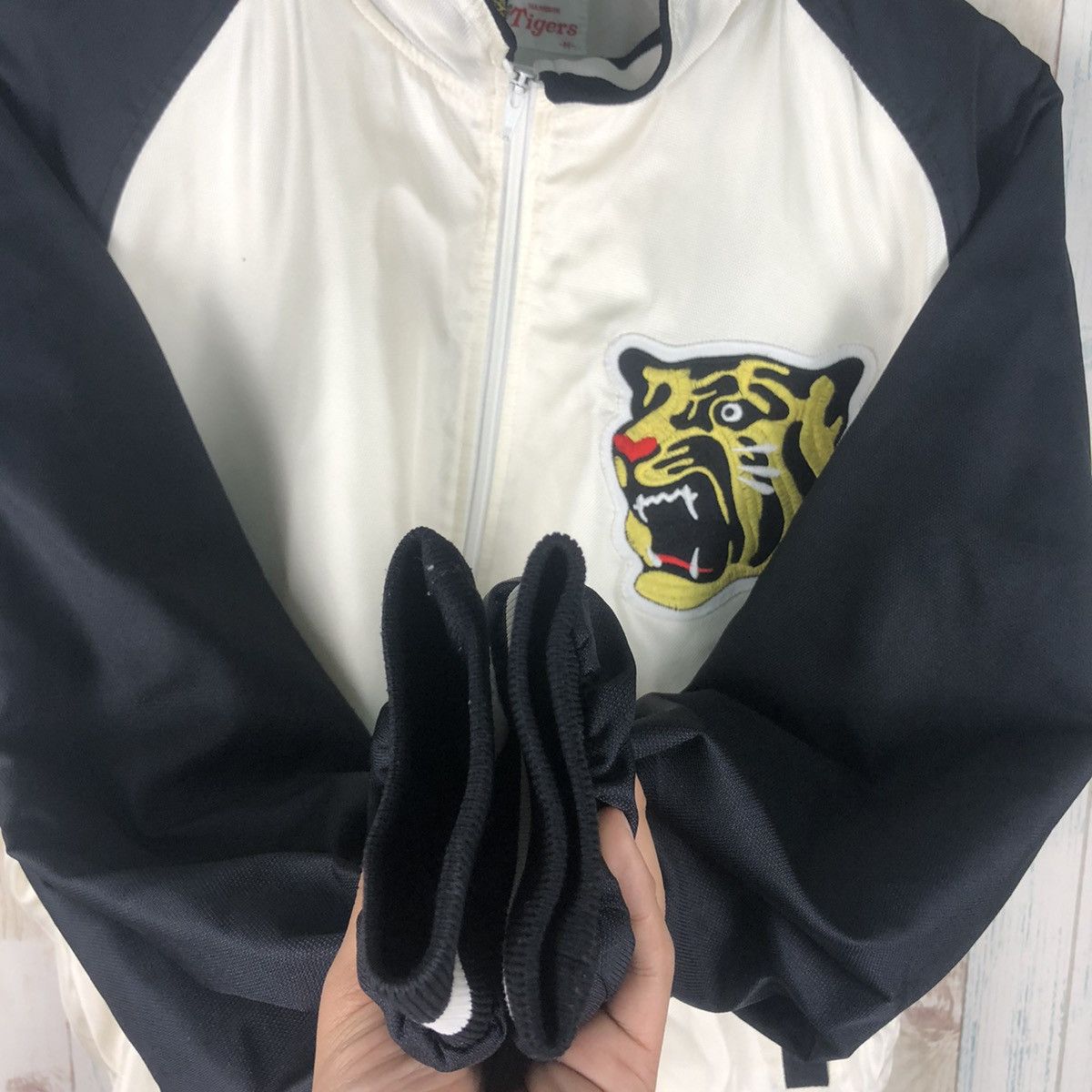 Japanese Brand × Vintage Hanshin Tigers Embroidery Logo Sukajan Jacket Size US M / EU 48-50 / 2 - 5 Thumbnail