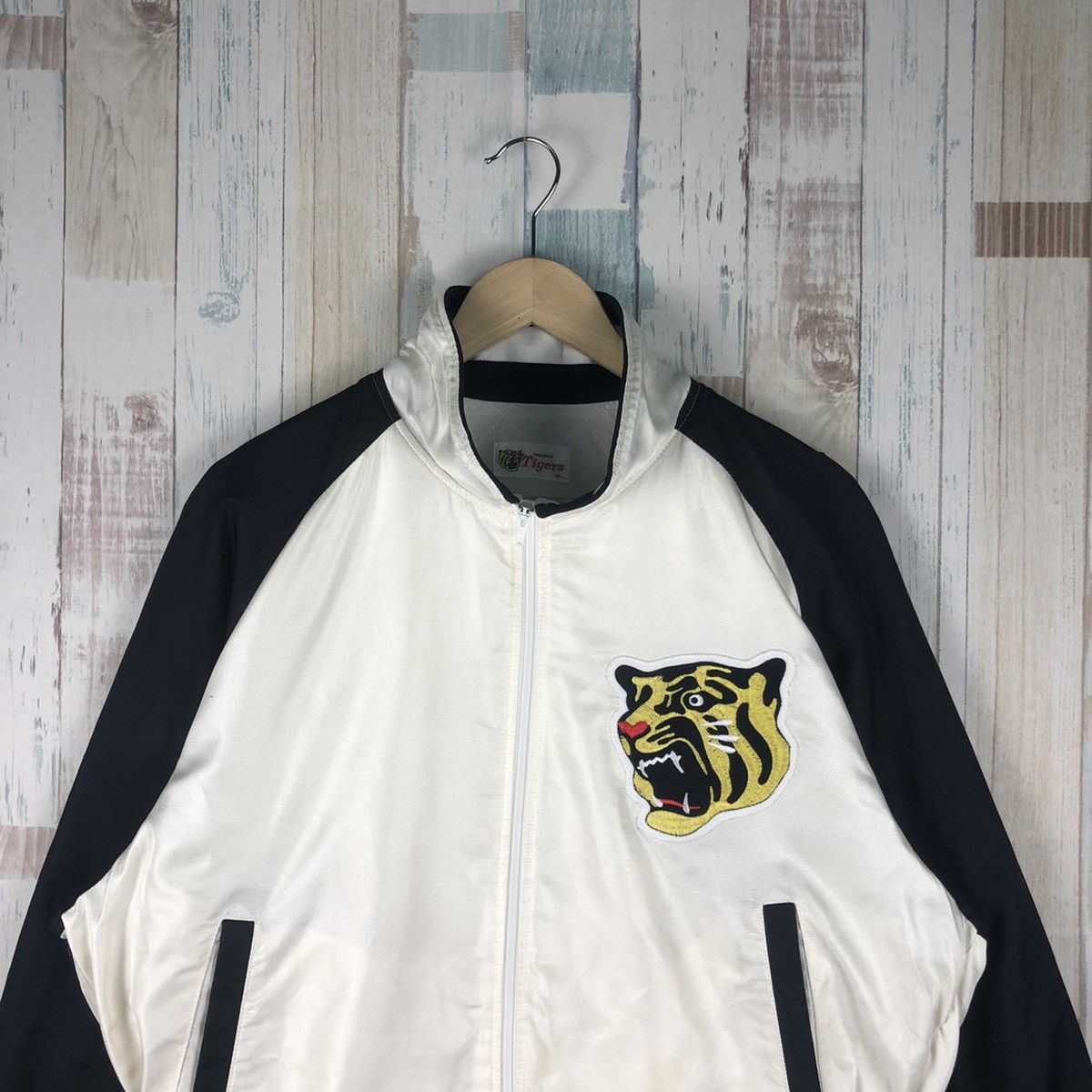 Japanese Brand × Vintage Hanshin Tigers Embroidery Logo Sukajan Jacket Size US M / EU 48-50 / 2 - 3 Thumbnail