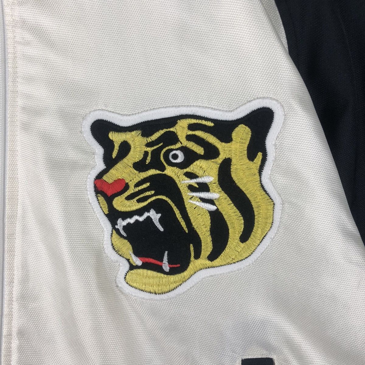 Japanese Brand × Vintage Hanshin Tigers Embroidery Logo Sukajan Jacket Size US M / EU 48-50 / 2 - 4 Thumbnail