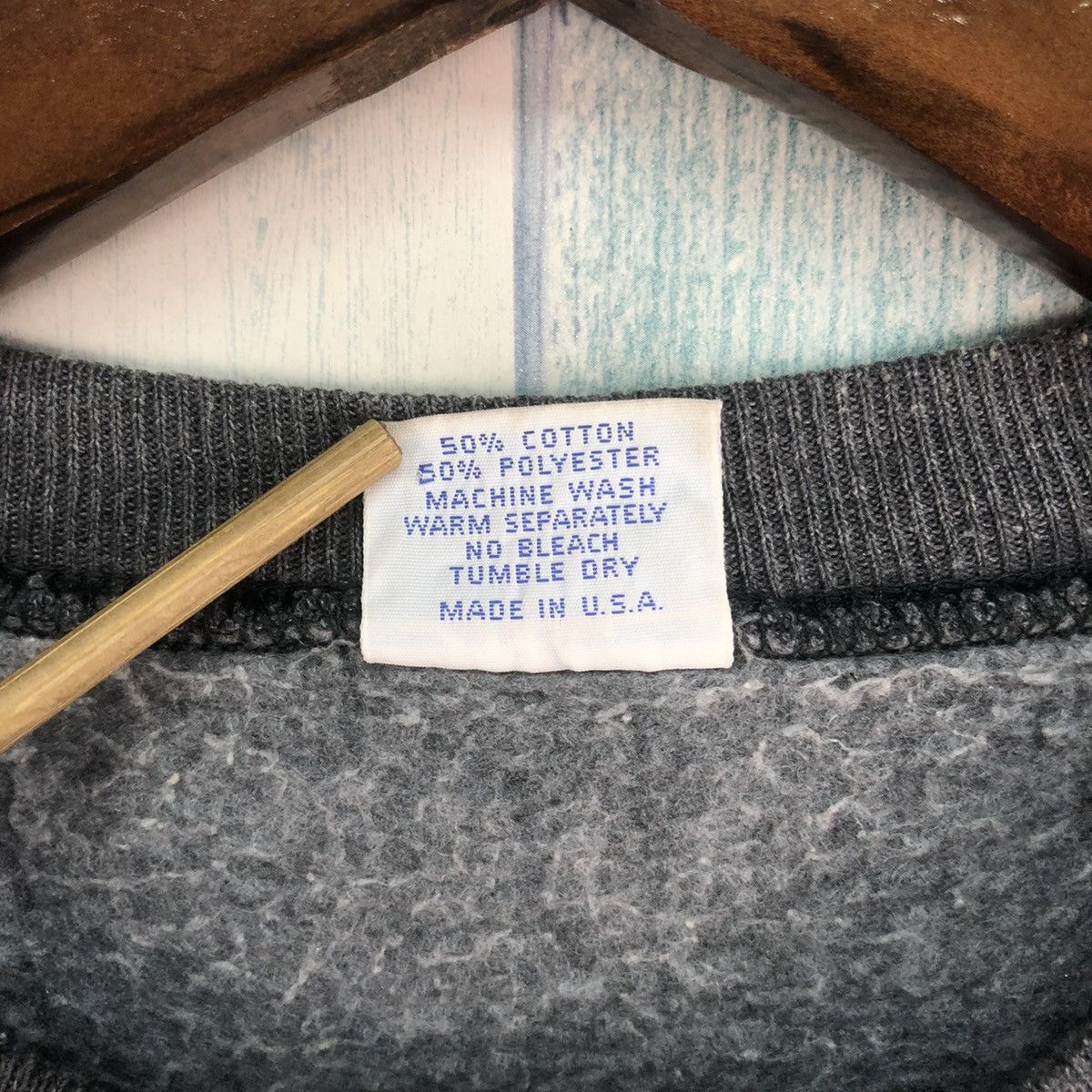 Vintage Vintage 90s Maui Marine Art Expo Sweatshirt Size US L / EU 52-54 / 3 - 9 Thumbnail