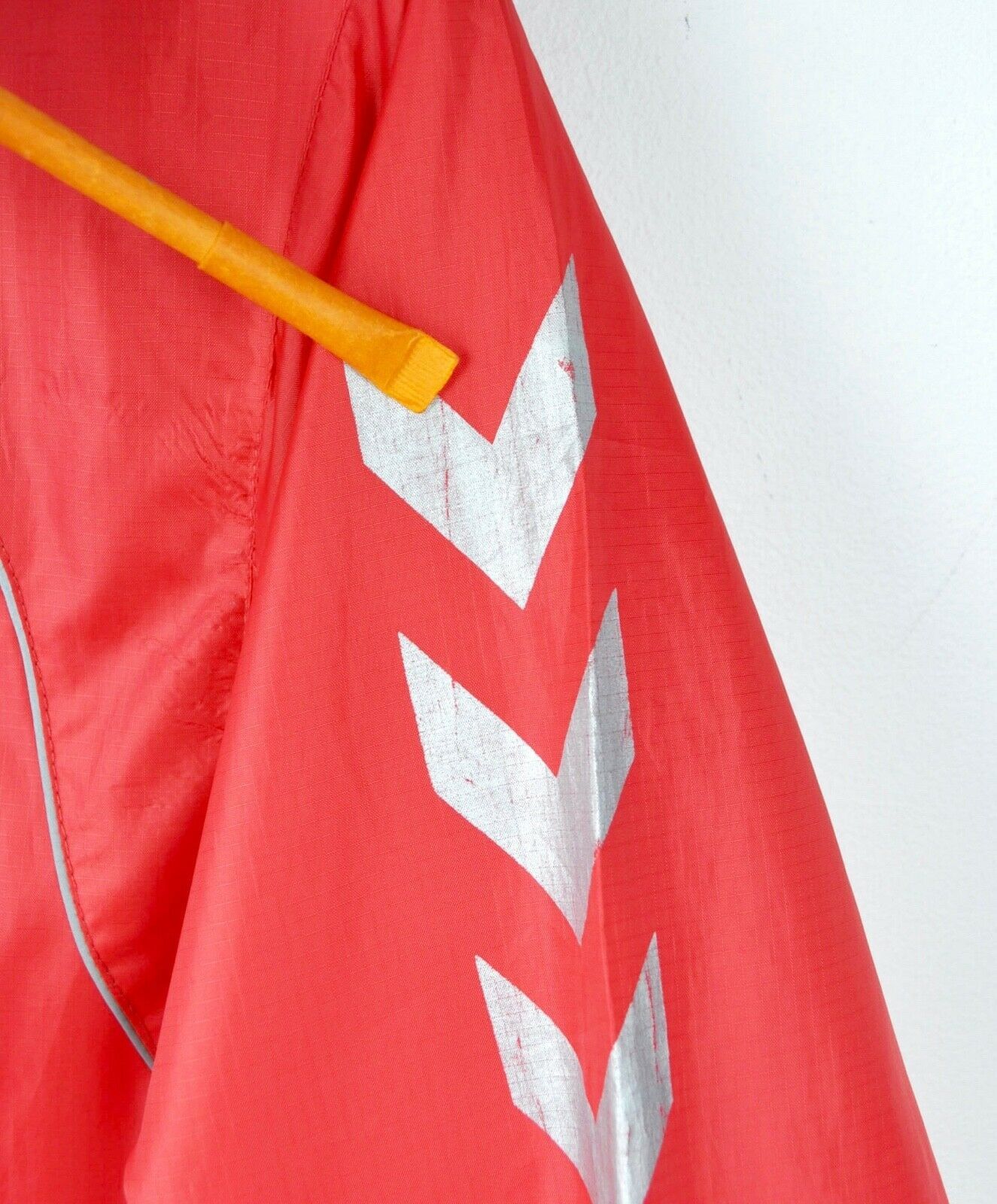 Hummel UTRECHT FC Rain Hooded Jacket Football Tracksuit Red Size US M / EU 48-50 / 2 - 6 Thumbnail