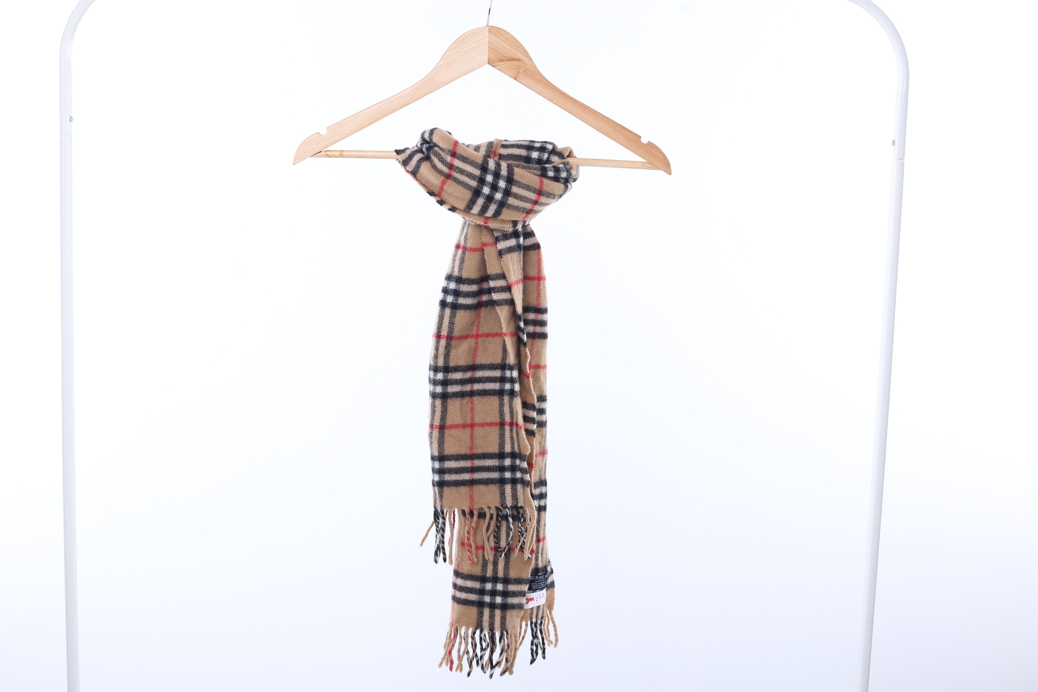 AUTHENTIC BURBERRY LONDON MUFFLER SCARF !!