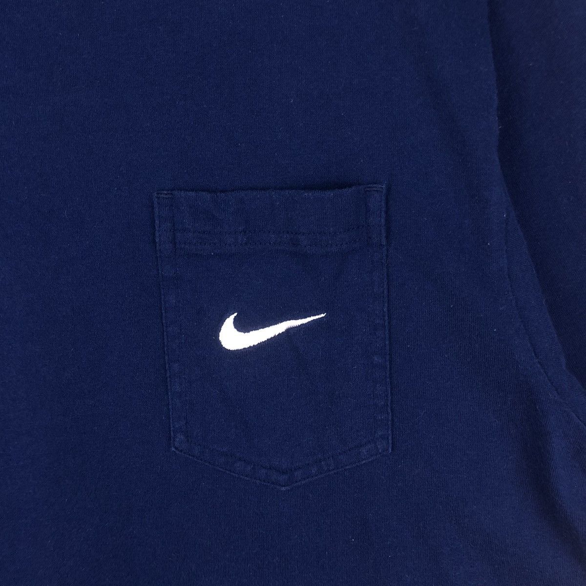 Nike × Vintage Vintage Nike Embroidery Small Logo Pocket T-shirt Size US L / EU 52-54 / 3 - 4 Thumbnail